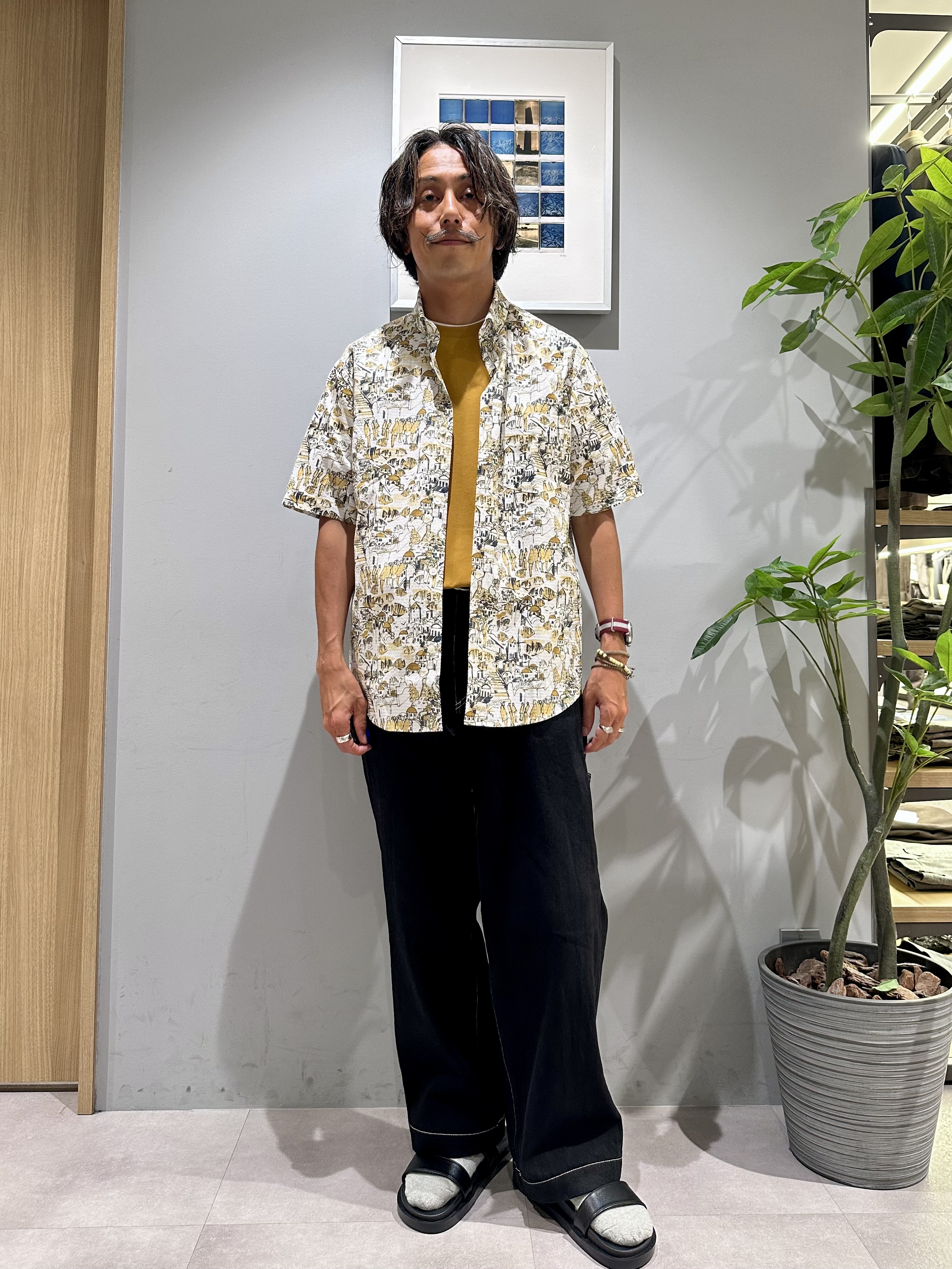 obaさんの「TAKEO KIKUCHI｜【日本製】DotAir（R）リゾートプリント半袖シャツ」を使ったコーディネート