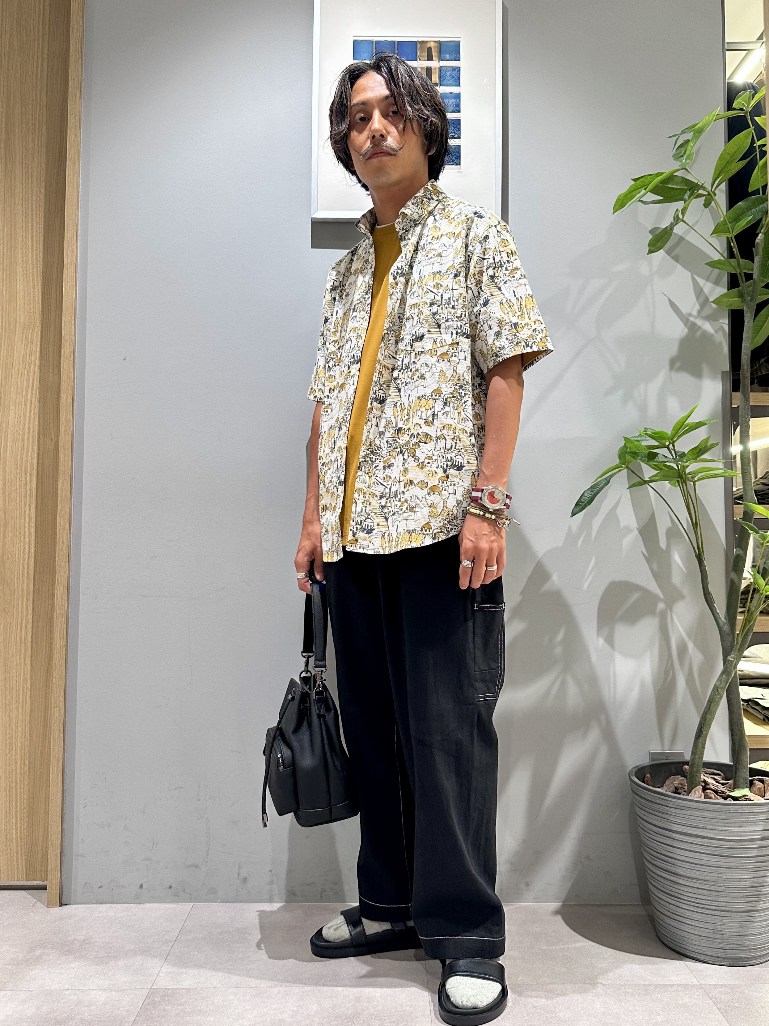 obaさんの「TAKEO KIKUCHI｜【日本製】DotAir（R）リゾートプリント半袖シャツ」を使ったコーディネート