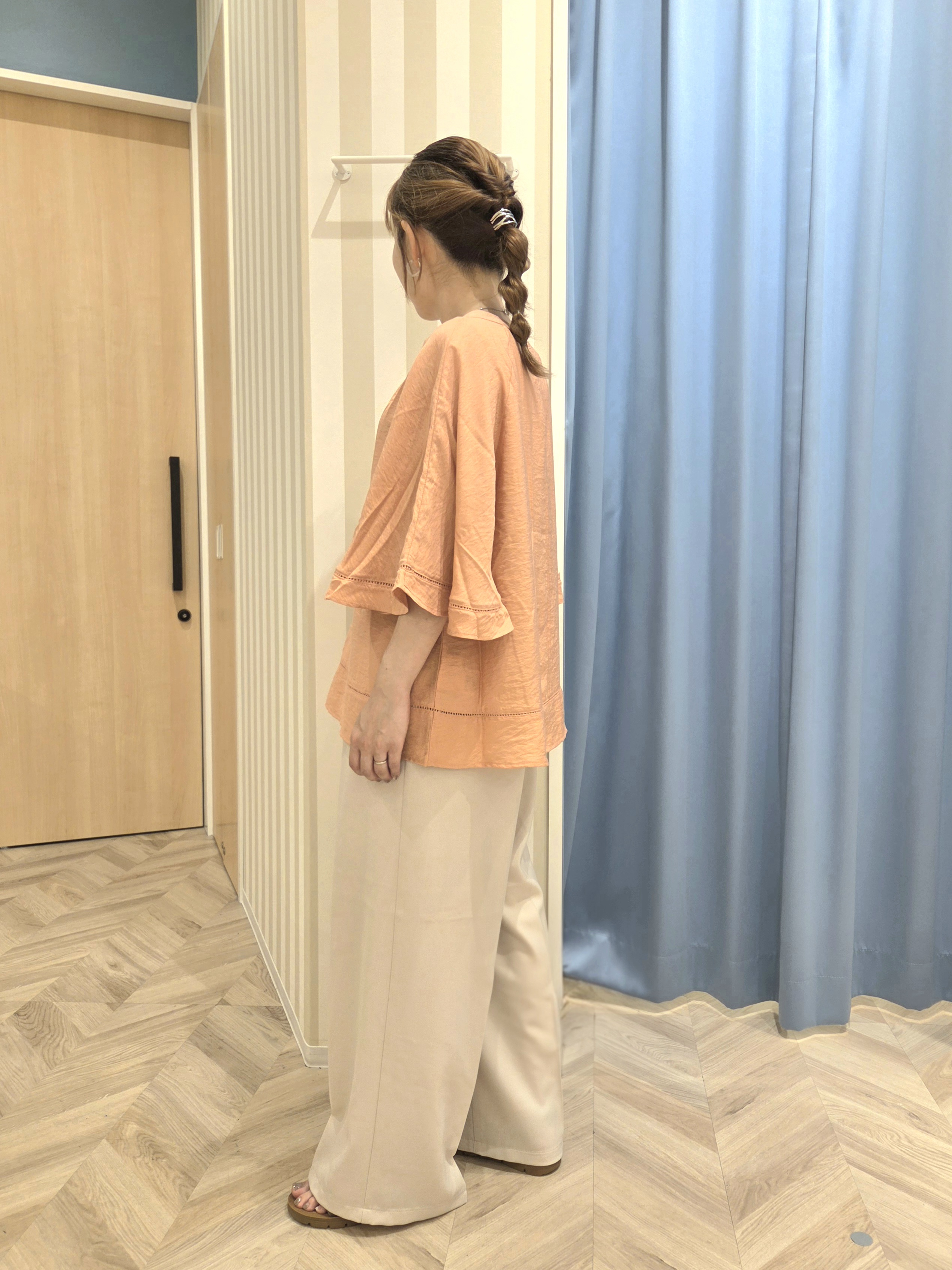 Ikumiさんの「SHOO･LA･RUE｜【S-LL/洗濯機可/体型カバー】はしごレースがポイント スラブポンチョ風ブラウス」を使ったコーディネート