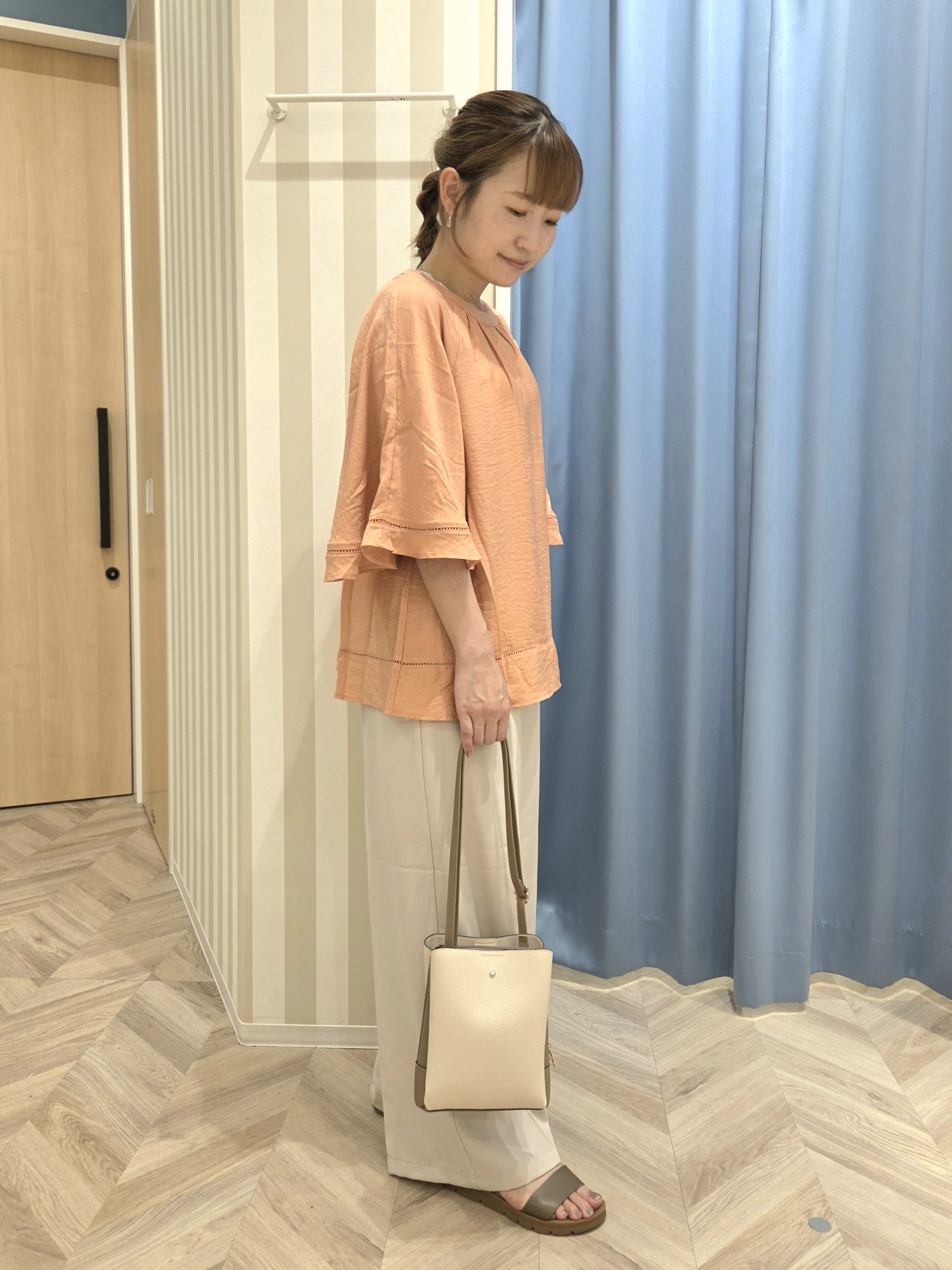 Ikumiさんの「SHOO･LA･RUE｜【S-LL/洗濯機可/体型カバー】はしごレースがポイント スラブポンチョ風ブラウス」を使ったコーディネート