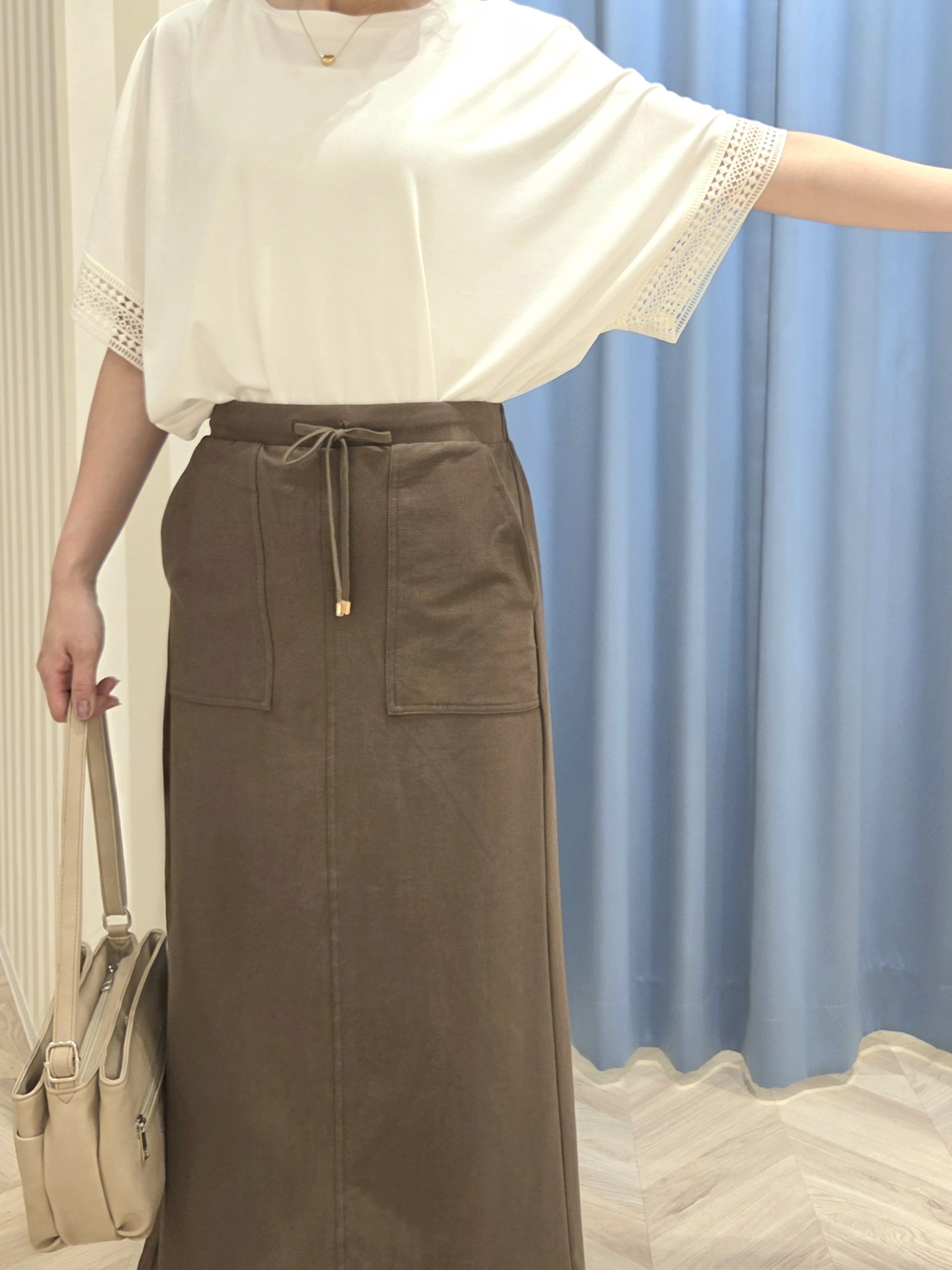 Ikumiさんの「SHOO･LA･RUE｜【UV/洗濯機可/体型カバー】ヒップ周りが隠せる お袖レースTシャツ」を使ったコーディネート