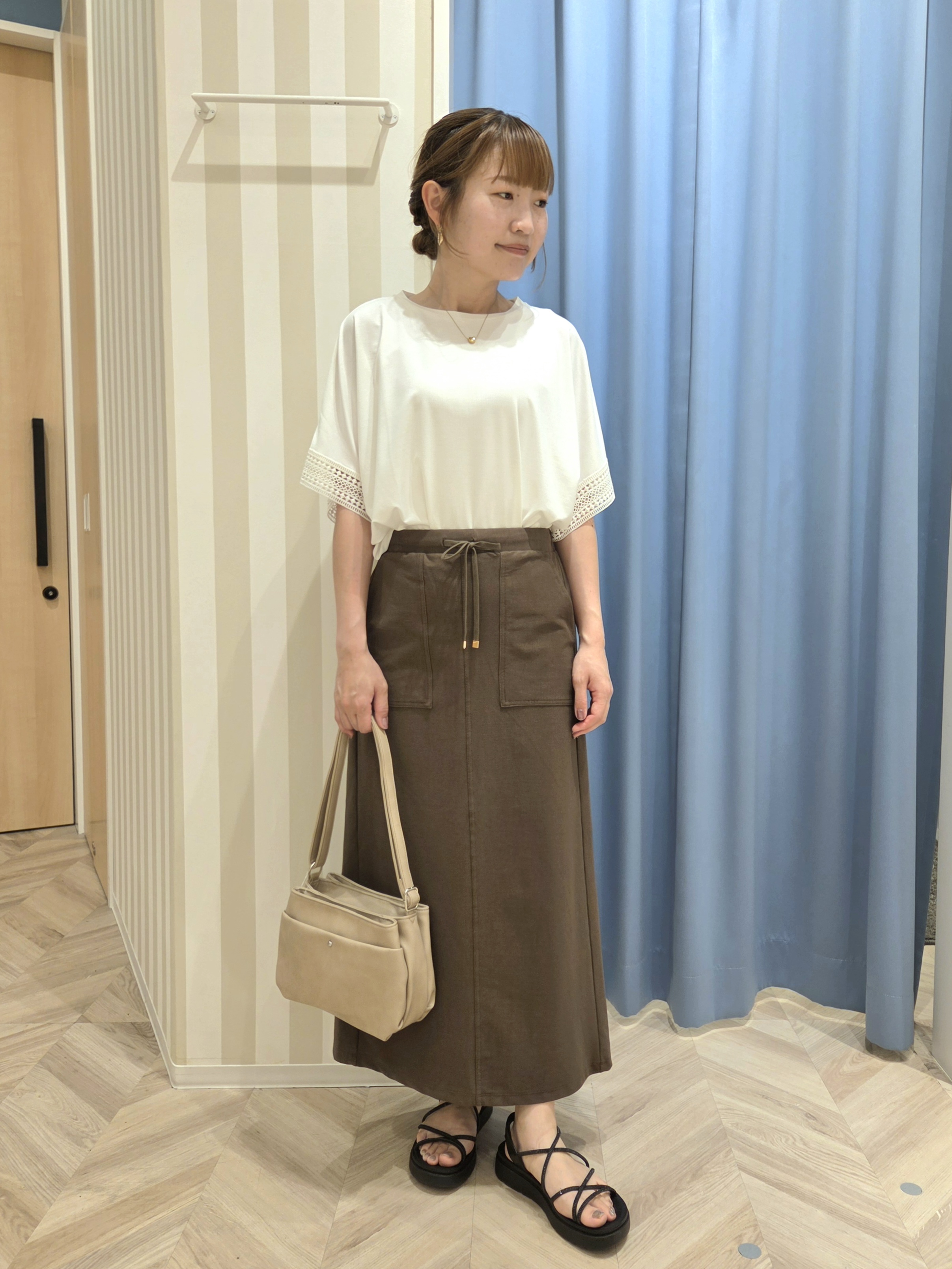 Ikumiさんの「SHOO･LA･RUE｜【UV/洗濯機可/体型カバー】ヒップ周りが隠せる お袖レースTシャツ」を使ったコーディネート
