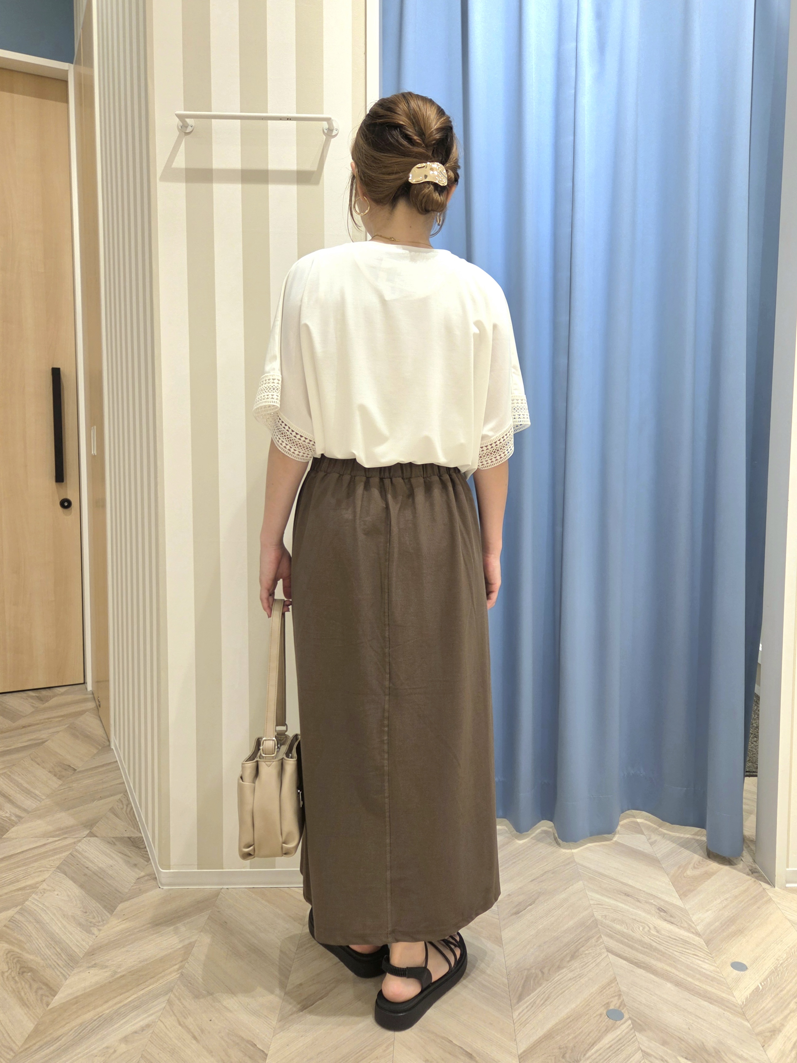 Ikumiさんの「SHOO･LA･RUE｜【UV/洗濯機可/体型カバー】ヒップ周りが隠せる お袖レースTシャツ」を使ったコーディネート