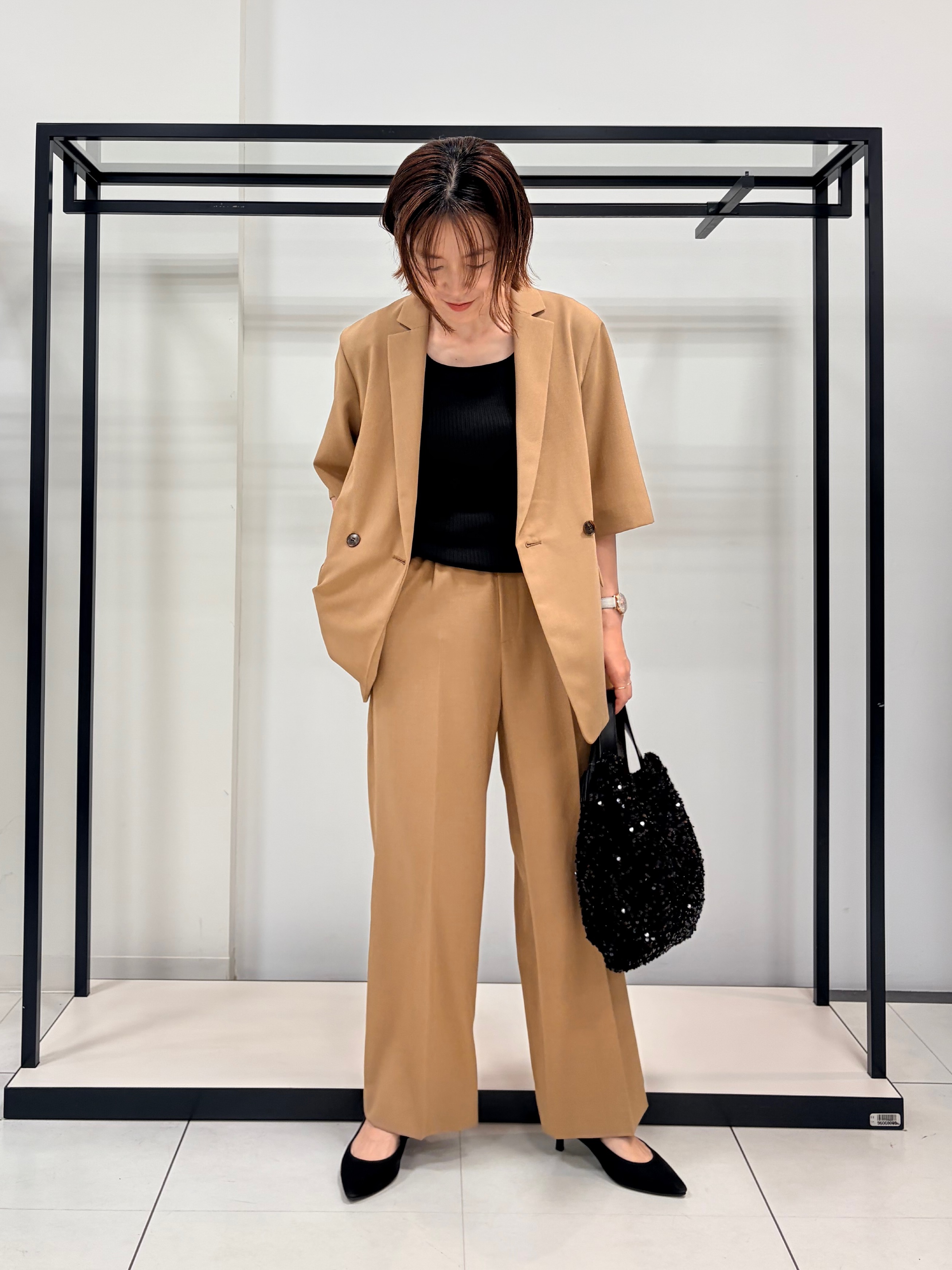 Mikiさんの「UNTITLED｜【秋の通勤羽織/セットアップ可/UVカット】エアリークール半袖ジャケット」を使ったコーディネート