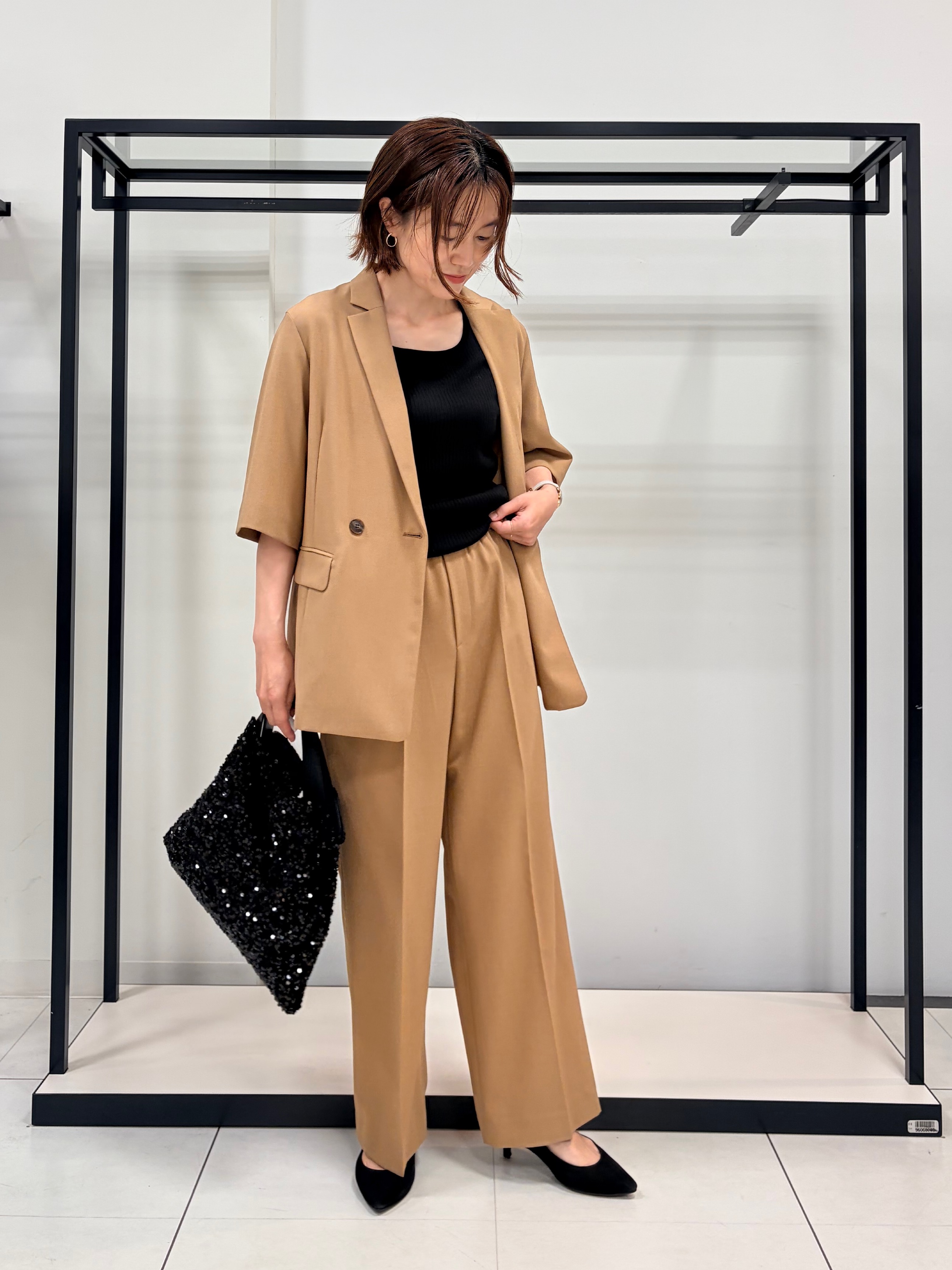 Mikiさんの「UNTITLED｜【秋の通勤羽織/セットアップ可/UVカット】エアリークール半袖ジャケット」を使ったコーディネート