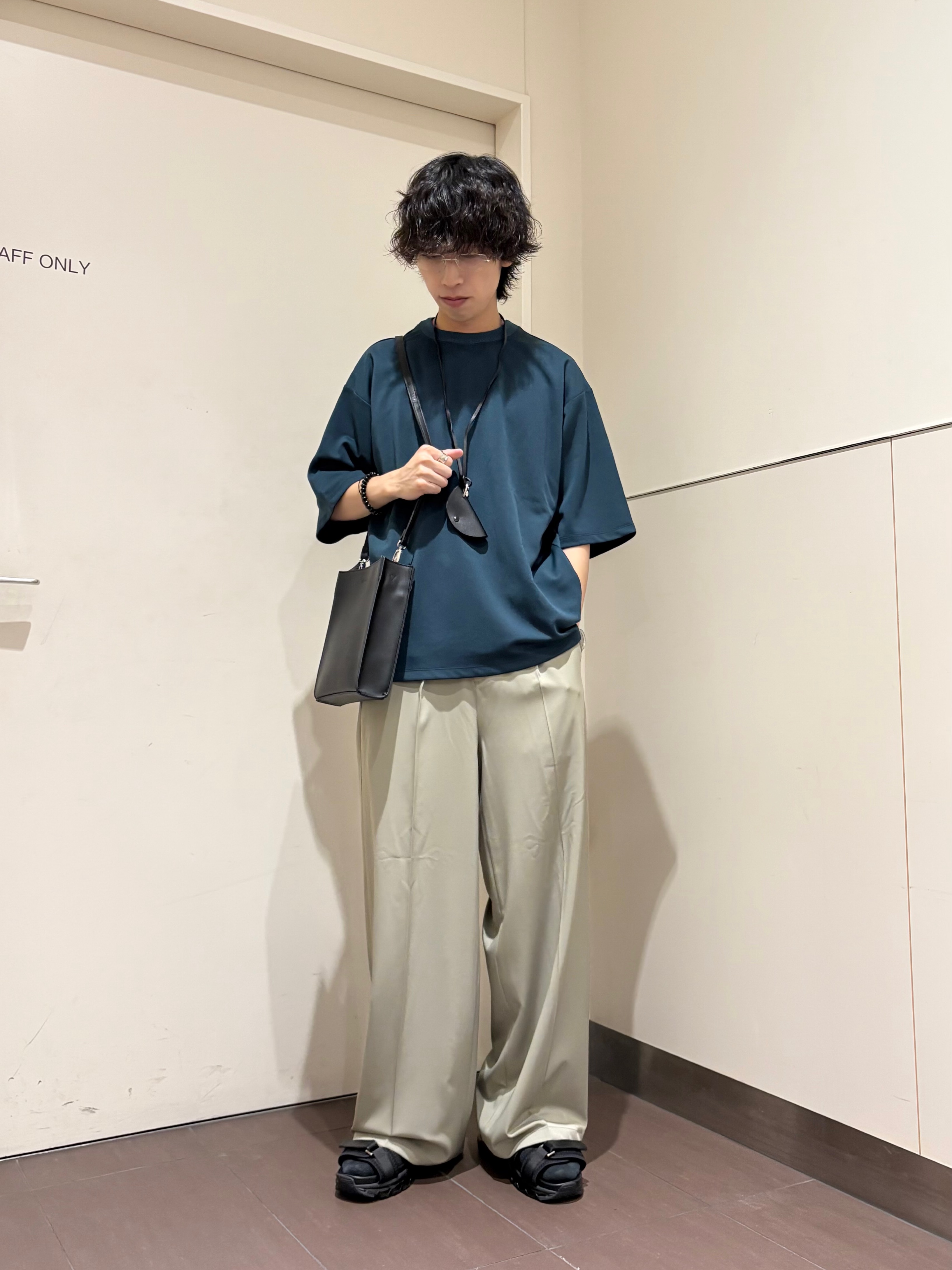 ナノシーさんの「tk.TAKEO KIKUCHI｜【接触冷感】配色ダンボールカットソー」を使ったコーディネート