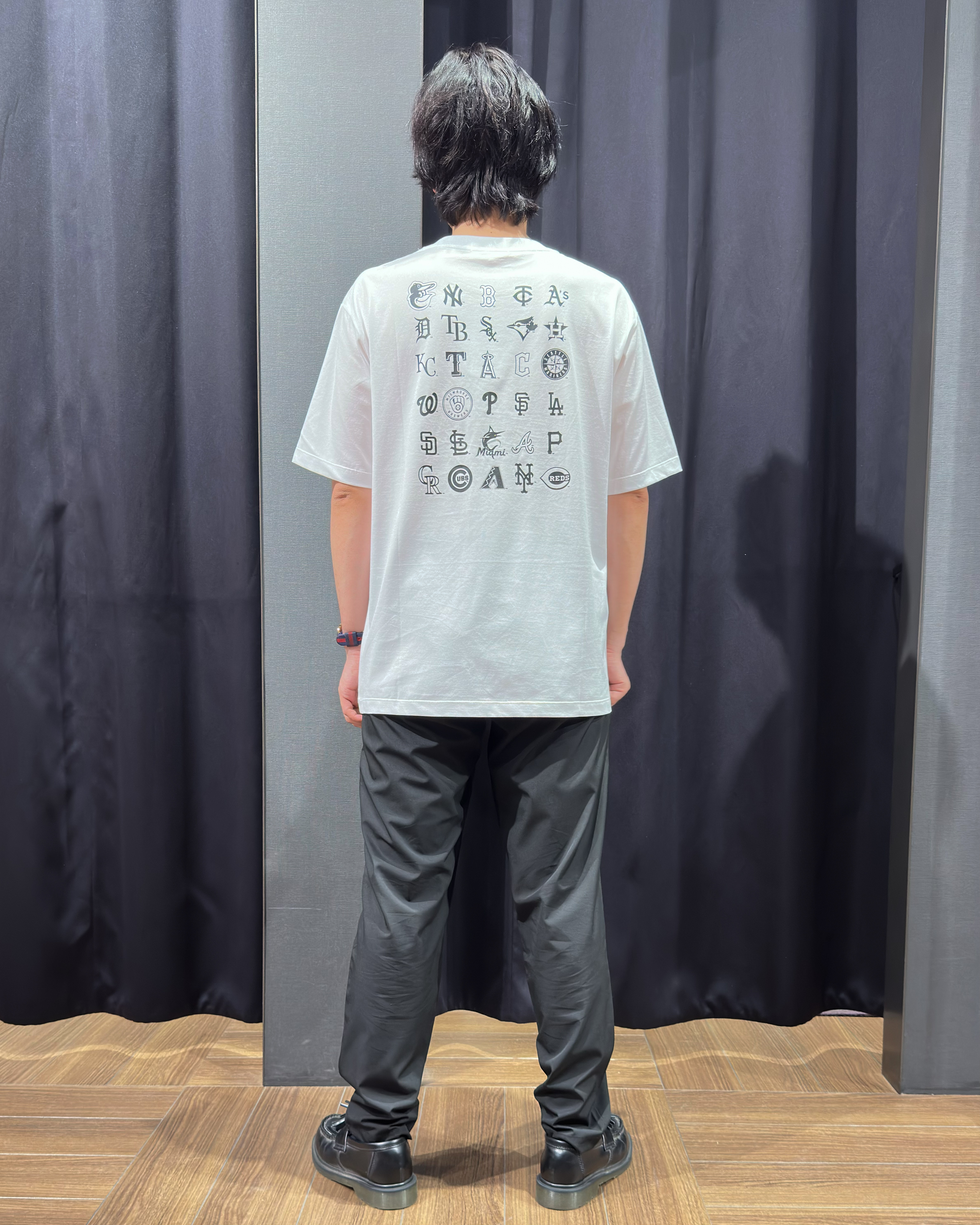 tomoyaさんの「THE SHOP TK｜【Disney】【MLB】スペシャルデザイン半袖Tシャツ」を使ったコーディネート