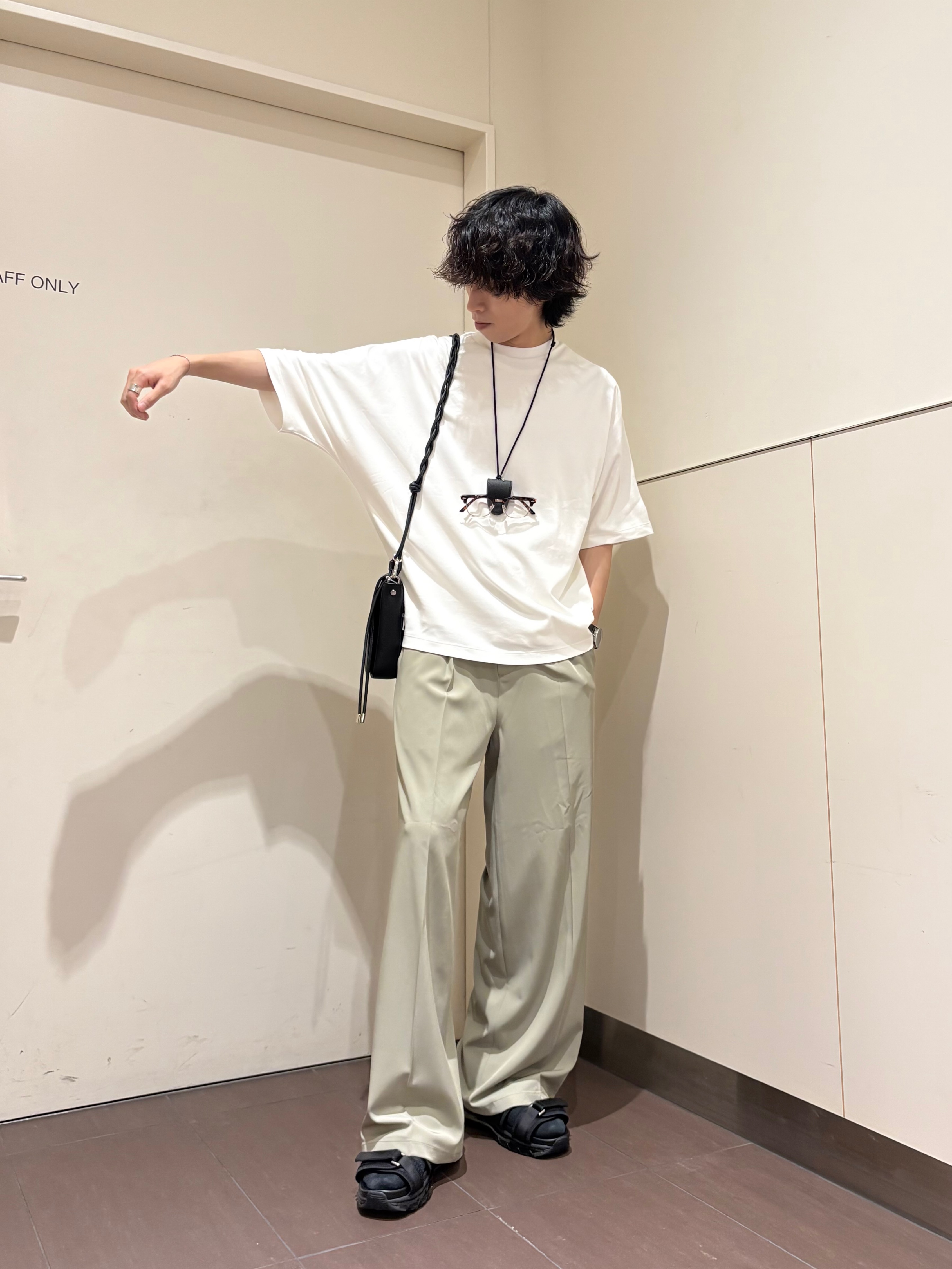 ナノシーさんの「tk.TAKEO KIKUCHI｜【汗シミ防止／UVカット】sweat stain proof series ドルマンTシャツ」を使ったコーディネート