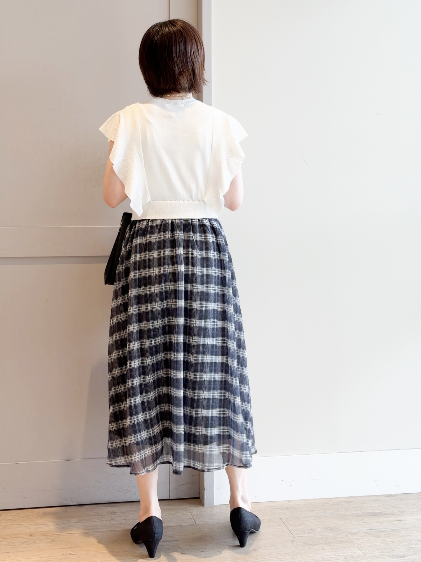 yamakoさんの「grove｜【低身長さんも選べる着丈・洗濯機◎】1枚で華やか 肩フリルニットドッキングワンピース」を使ったコーディネート