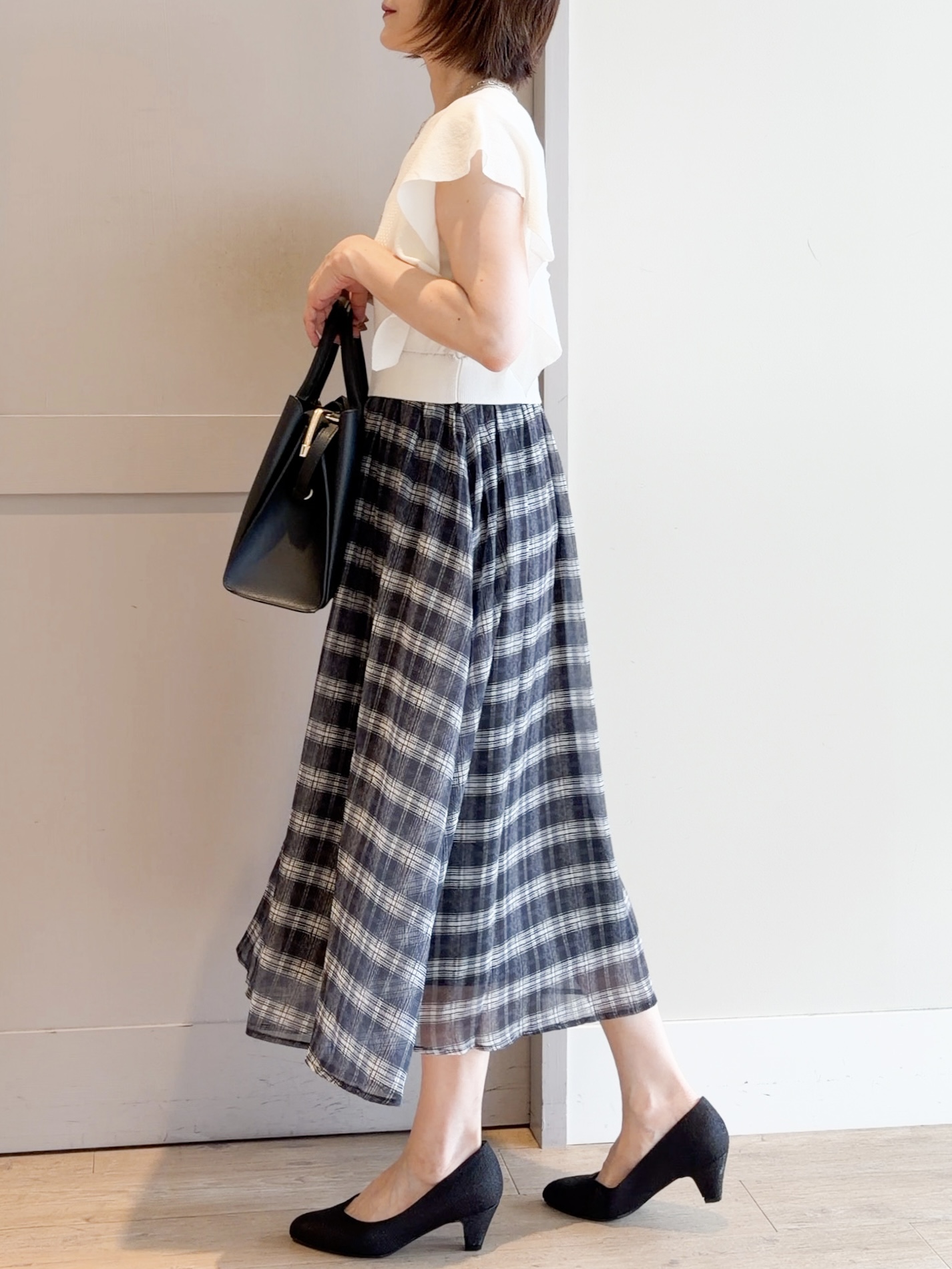 yamakoさんの「grove｜【低身長さんも選べる着丈・洗濯機◎】1枚で華やか 肩フリルニットドッキングワンピース」を使ったコーディネート