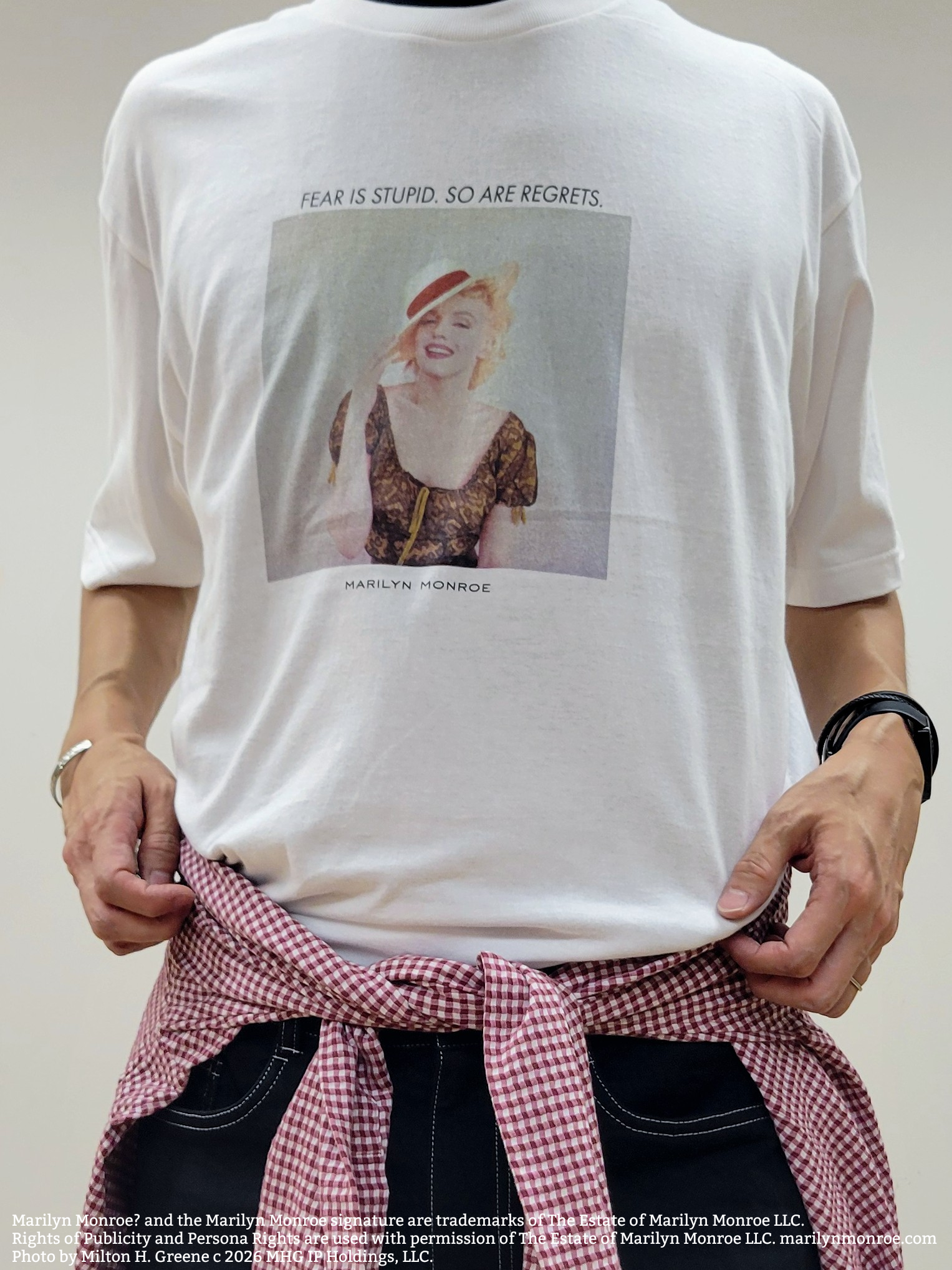piroyaさんの「TAKEO KIKUCHI｜【別注】マリリン・モンロー/フォトTシャツ」を使ったコーディネート