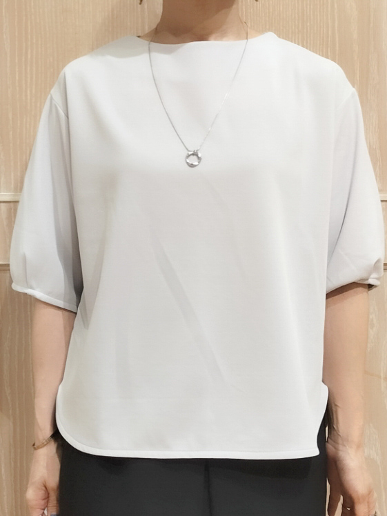 YUKIさんの「SHOO･LA･RUE｜【2点セット/洗濯機可/S-LL】インせず着られる ネックレス付き 5分袖Ｔシャツ」を使ったコーディネート