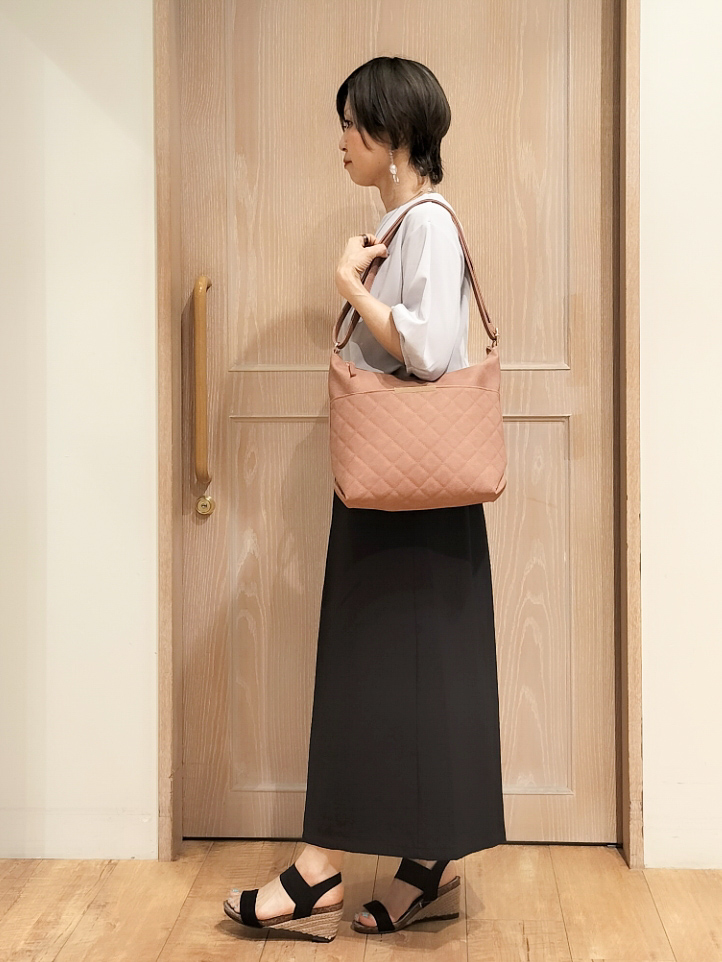 YUKIさんの「SHOO･LA･RUE｜【2点セット/洗濯機可/S-LL】インせず着られる ネックレス付き 5分袖Ｔシャツ」を使ったコーディネート