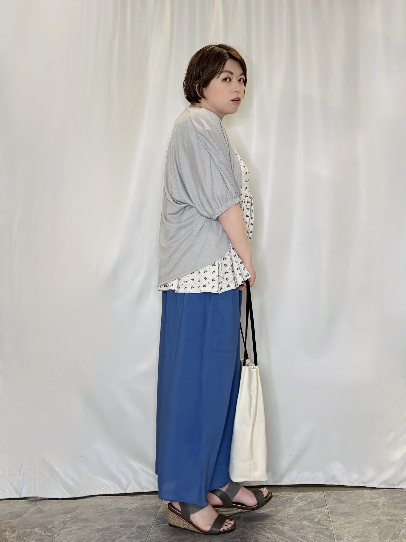 たみさんの「SHOO･LA･RUE｜【UV/体型カバー】冷房や朝晩の冷え込み対策にも さらとろ5分袖カーディガン」を使ったコーディネート