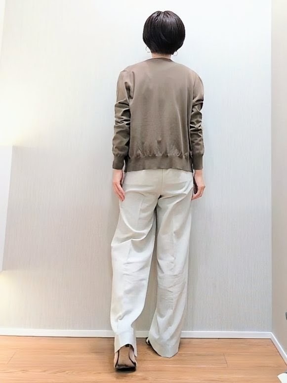 ミズタさんの「UNTITLED｜◆【9色展開/アンサンブル可】コットンクルーネックカーディガン」を使ったコーディネート