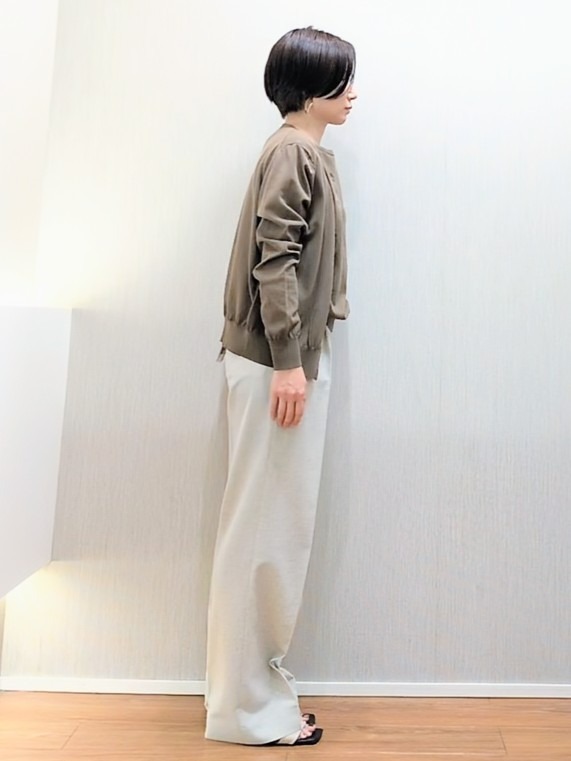 ミズタさんの「UNTITLED｜◆【9色展開/アンサンブル可】コットンクルーネックカーディガン」を使ったコーディネート