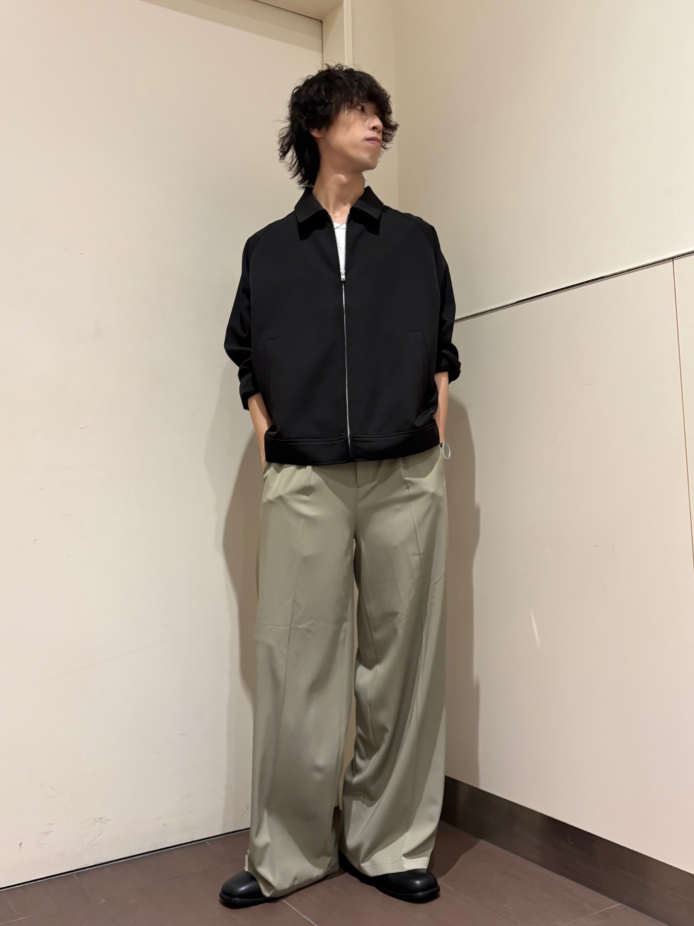 ナノシーさんの「tk.TAKEO KIKUCHI｜【防シワ／ストレッチ/セット対応可】smart shift series ジップブルゾン」を使ったコーディネート