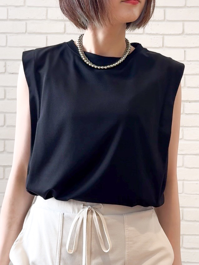 𝐜𝐡𝐢𝐤𝐚さんの「SHOO･LA･RUE｜【UVカット/接触冷感】上品に涼し気 とろみタックノースリーブトップス」を使ったコーディネート