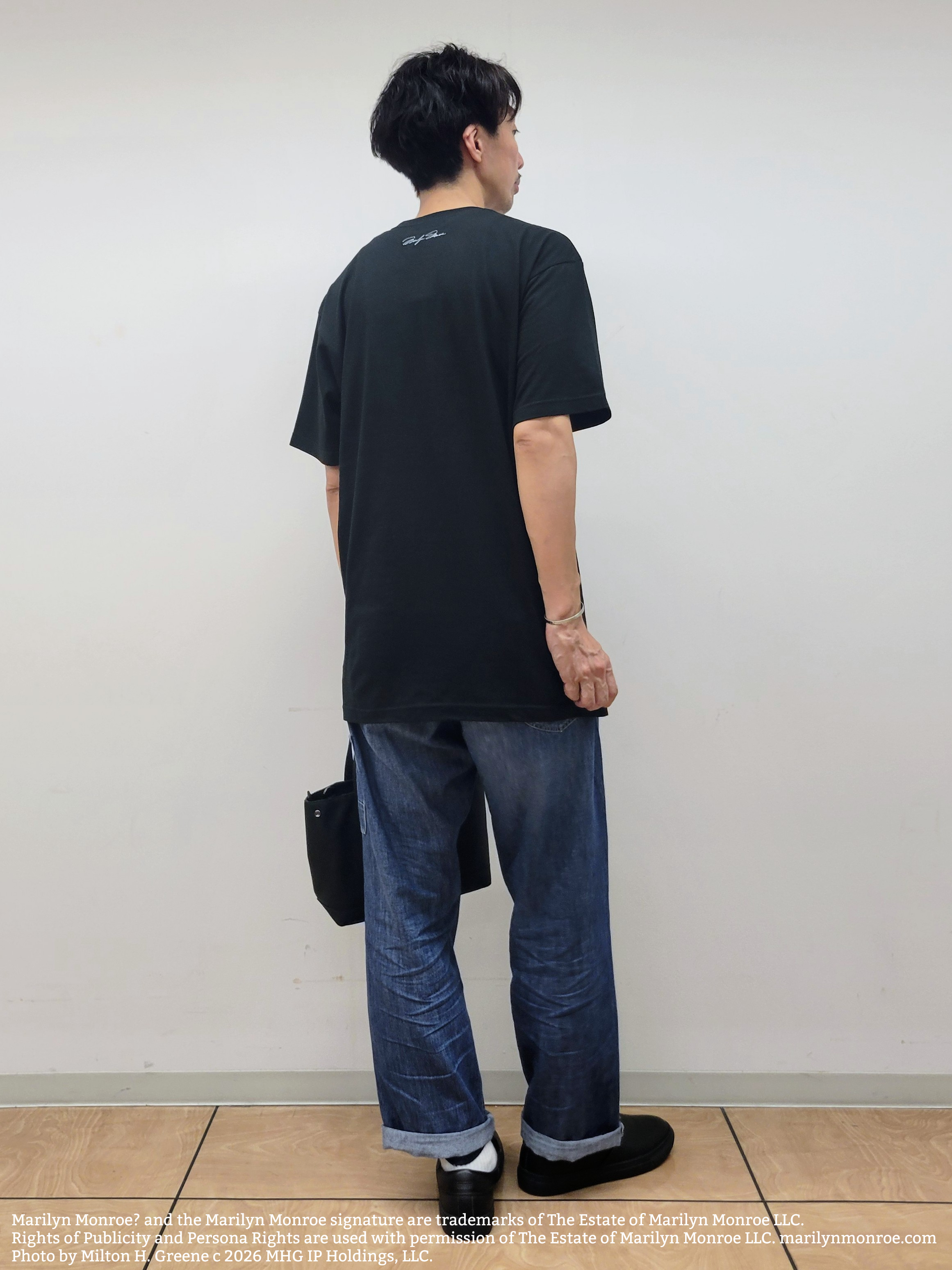 piroyaさんの「TAKEO KIKUCHI｜【別注】マリリン・モンロー/フォトTシャツ」を使ったコーディネート