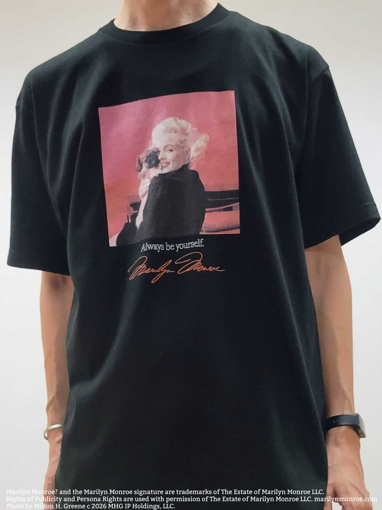 piroyaさんの「TAKEO KIKUCHI｜【別注】マリリン・モンロー/フォトTシャツ」を使ったコーディネート