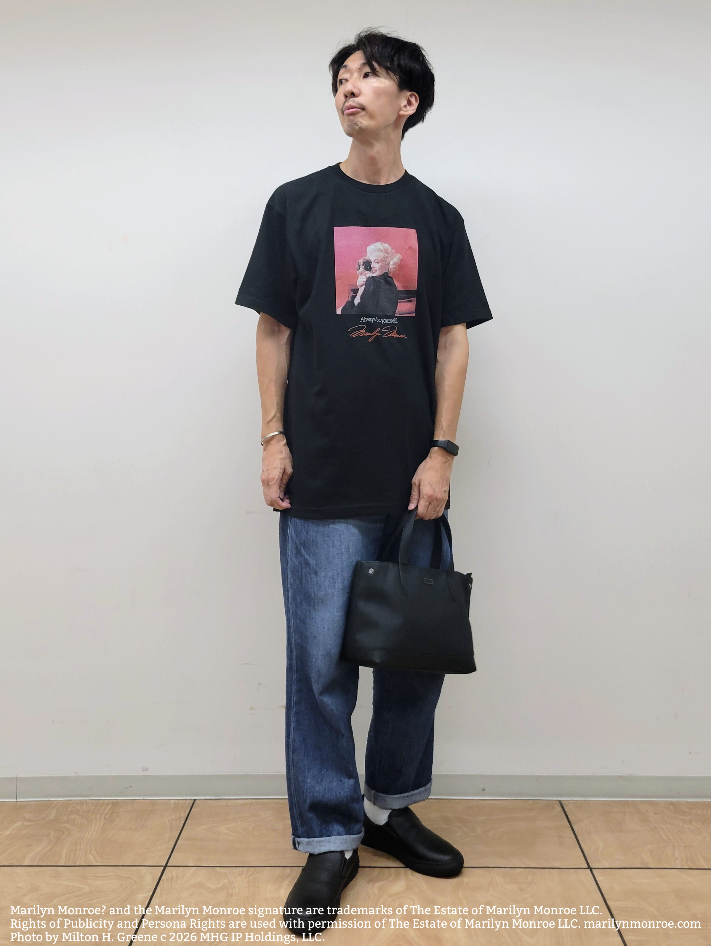 piroyaさんの「TAKEO KIKUCHI｜【別注】マリリン・モンロー/フォトTシャツ」を使ったコーディネート