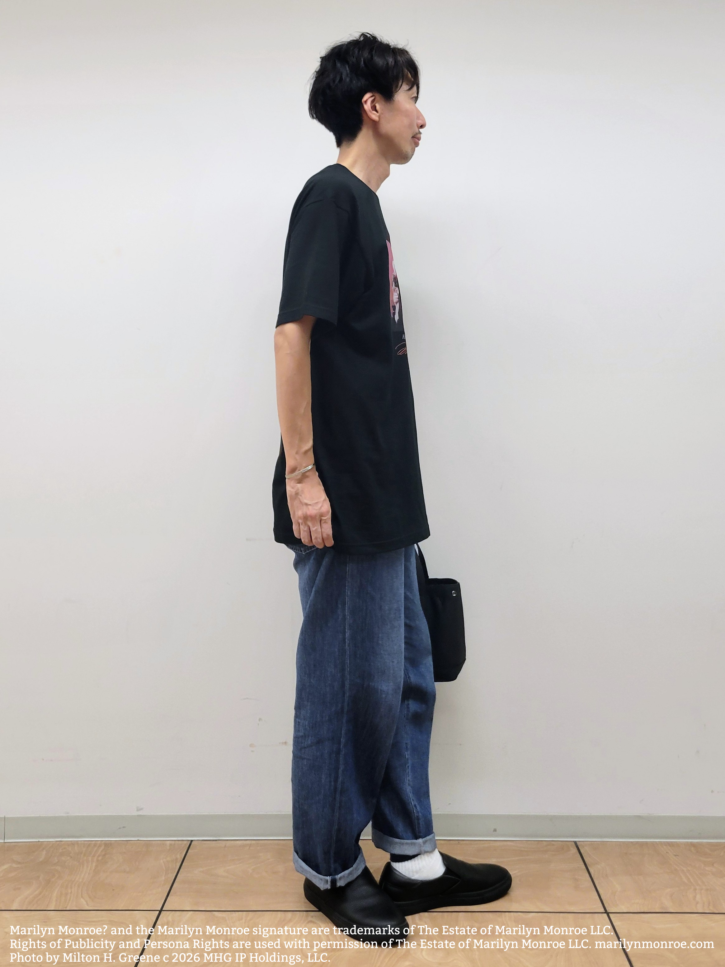 piroyaさんの「TAKEO KIKUCHI｜【別注】マリリン・モンロー/フォトTシャツ」を使ったコーディネート