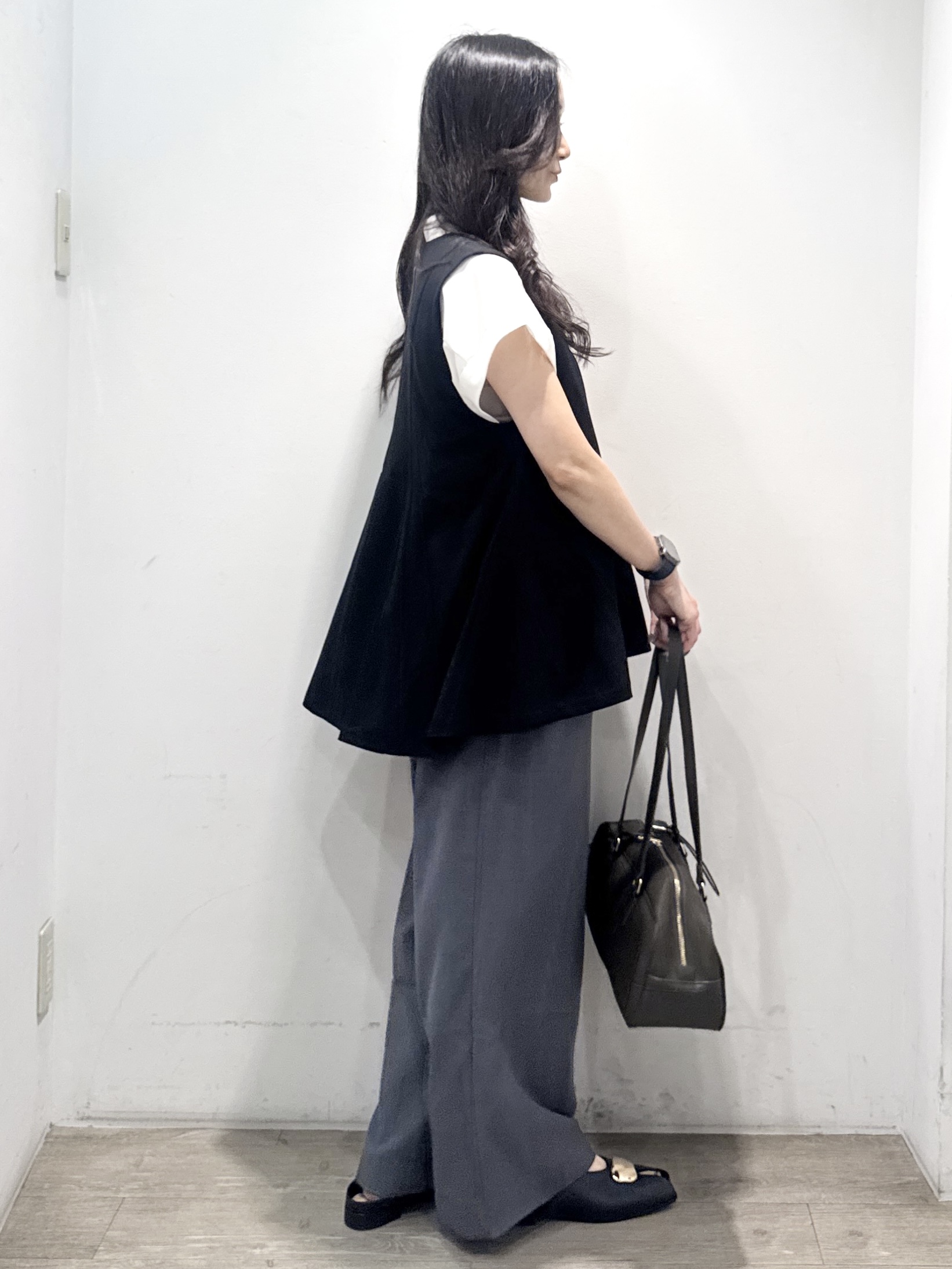 yuicciさんの「OPAQUE.CLIP｜【吸水速乾】フレアジレ《洗濯機OK／セットアップ対応可》」を使ったコーディネート