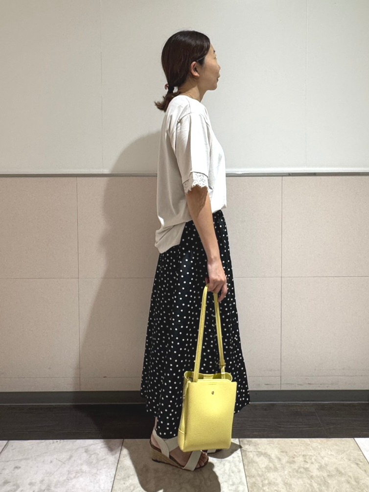 ジュンさんの「SHOO･LA･RUE｜【UV/S-LL/洗濯機可】柄アソート お袖レースが旬顔 上品に決まる大人Tシャツ」を使ったコーディネート