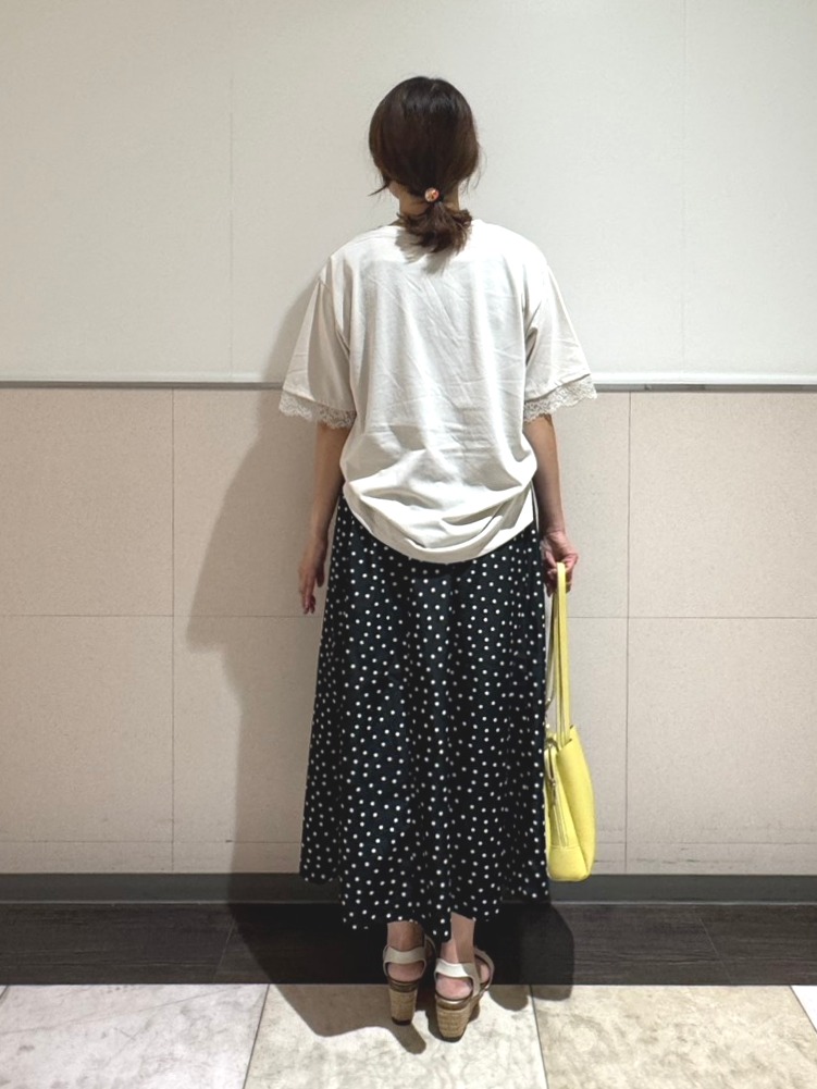 ジュンさんの「SHOO･LA･RUE｜【UV/S-LL/洗濯機可】柄アソート お袖レースが旬顔 上品に決まる大人Tシャツ」を使ったコーディネート