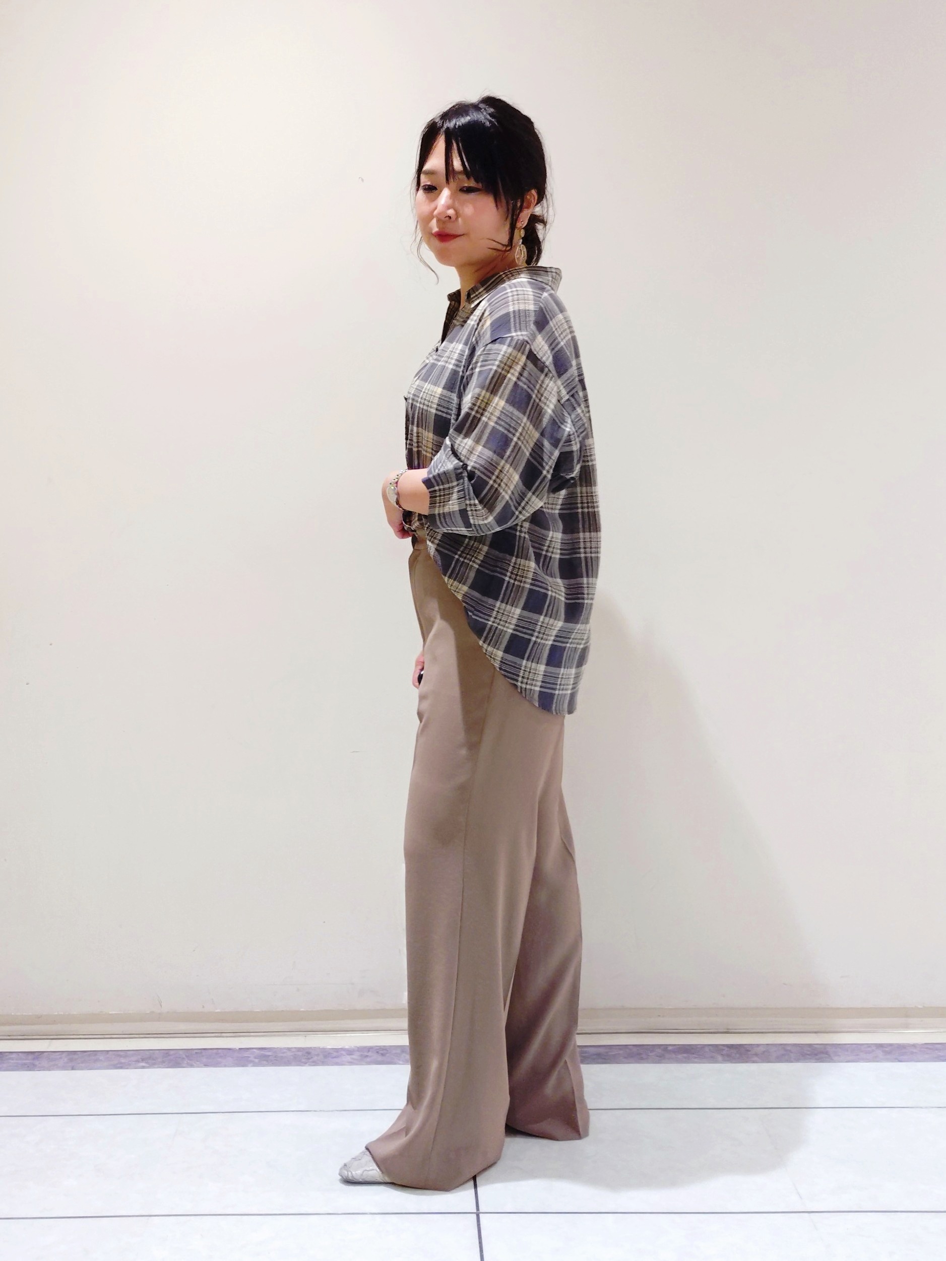 TOMOMIさんの「INDIVI｜【洗える／前後2WAY】インナータンクトップ」を使ったコーディネート