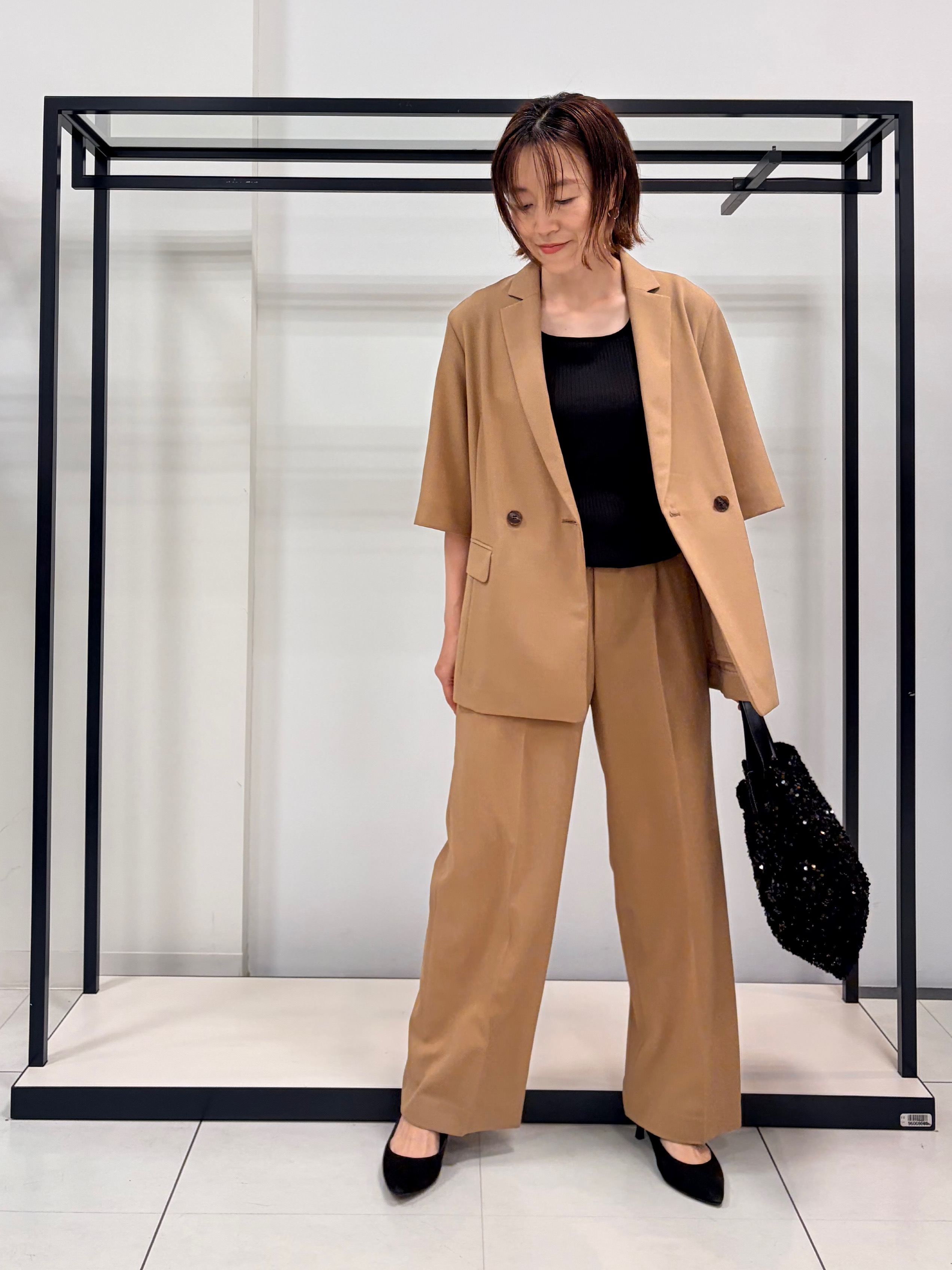 Mikiさんの「UNTITLED｜【秋の通勤羽織/セットアップ可/UVカット】エアリークール半袖ジャケット」を使ったコーディネート