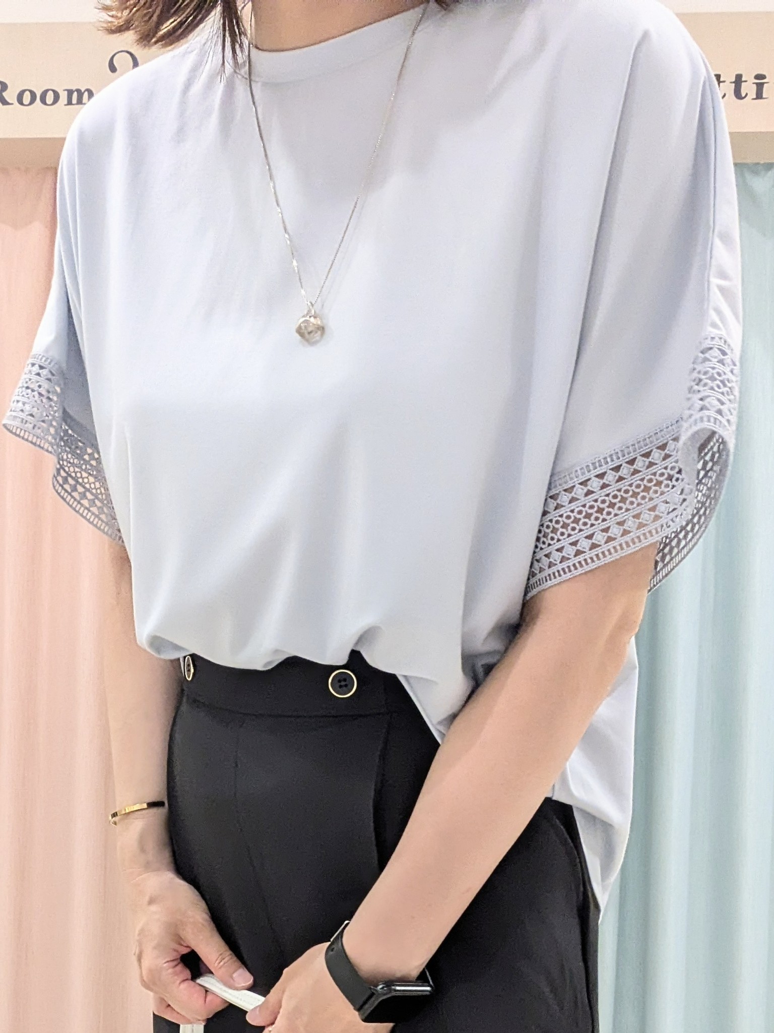 miyuさんの「SHOO･LA･RUE｜【UV/洗濯機可/体型カバー】ヒップ周りが隠せる お袖レースTシャツ」を使ったコーディネート
