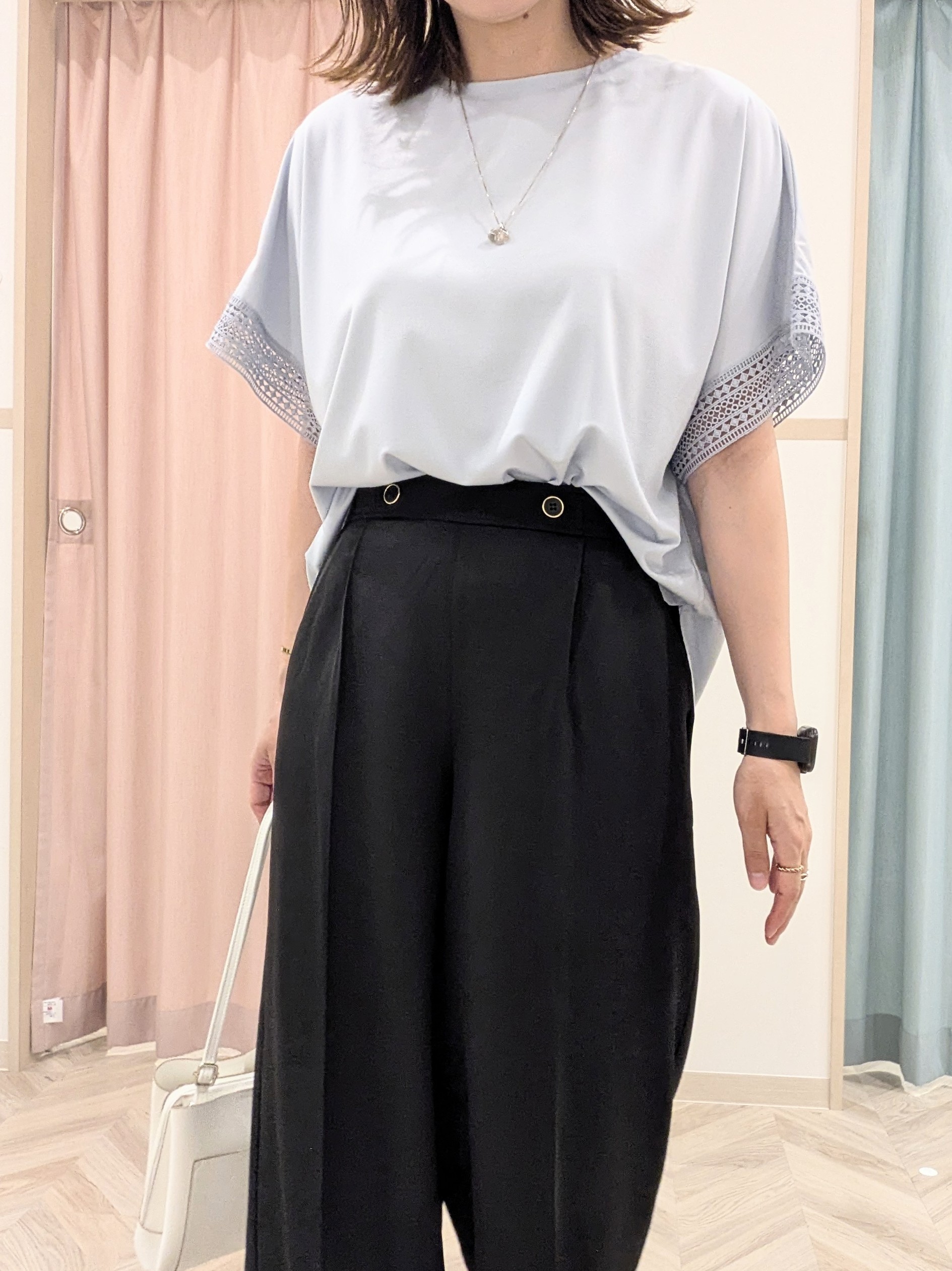 miyuさんの「SHOO･LA･RUE｜【UV/洗濯機可/体型カバー】ヒップ周りが隠せる お袖レースTシャツ」を使ったコーディネート
