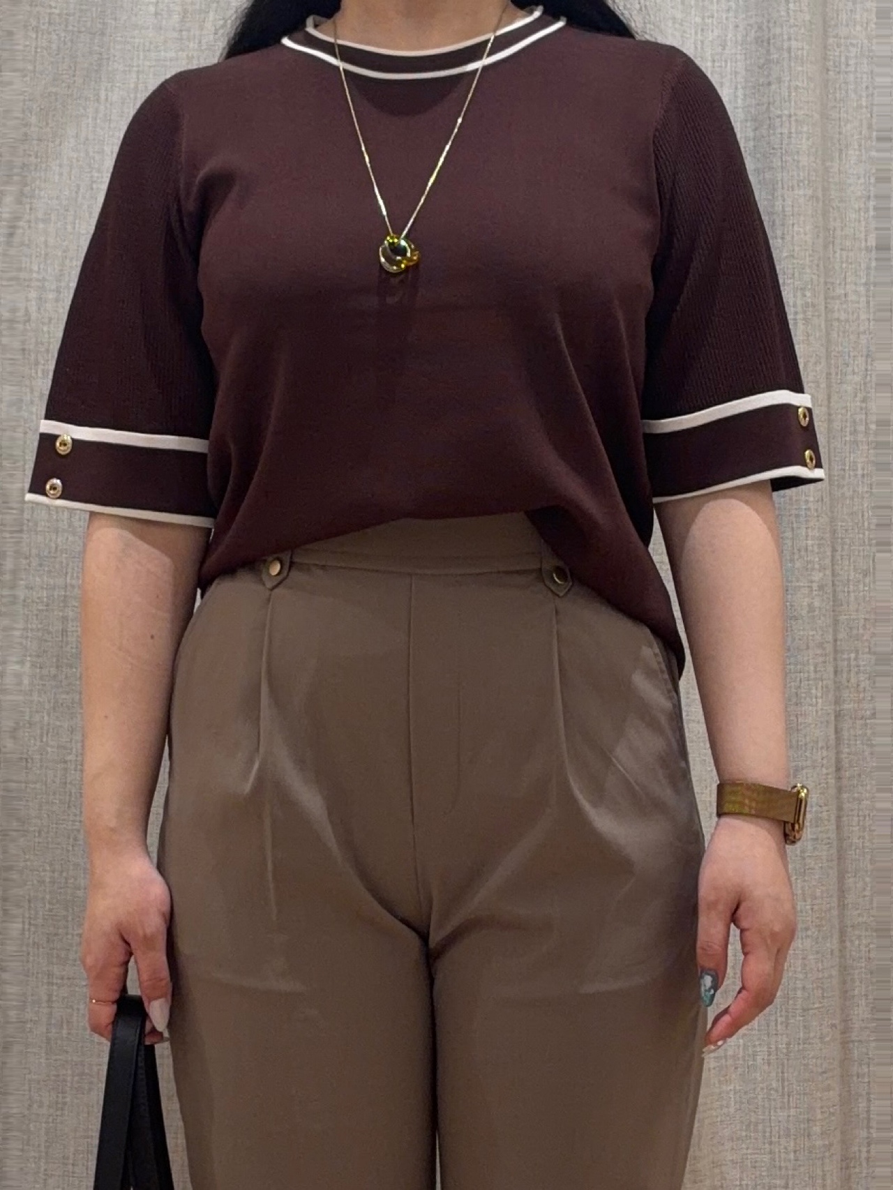 minamiさんの「grove｜新色追加！【シリーズ累計36万枚/名品ニット】やわらかドライタッチ 袖メッシュ編みニット」を使ったコーディネート
