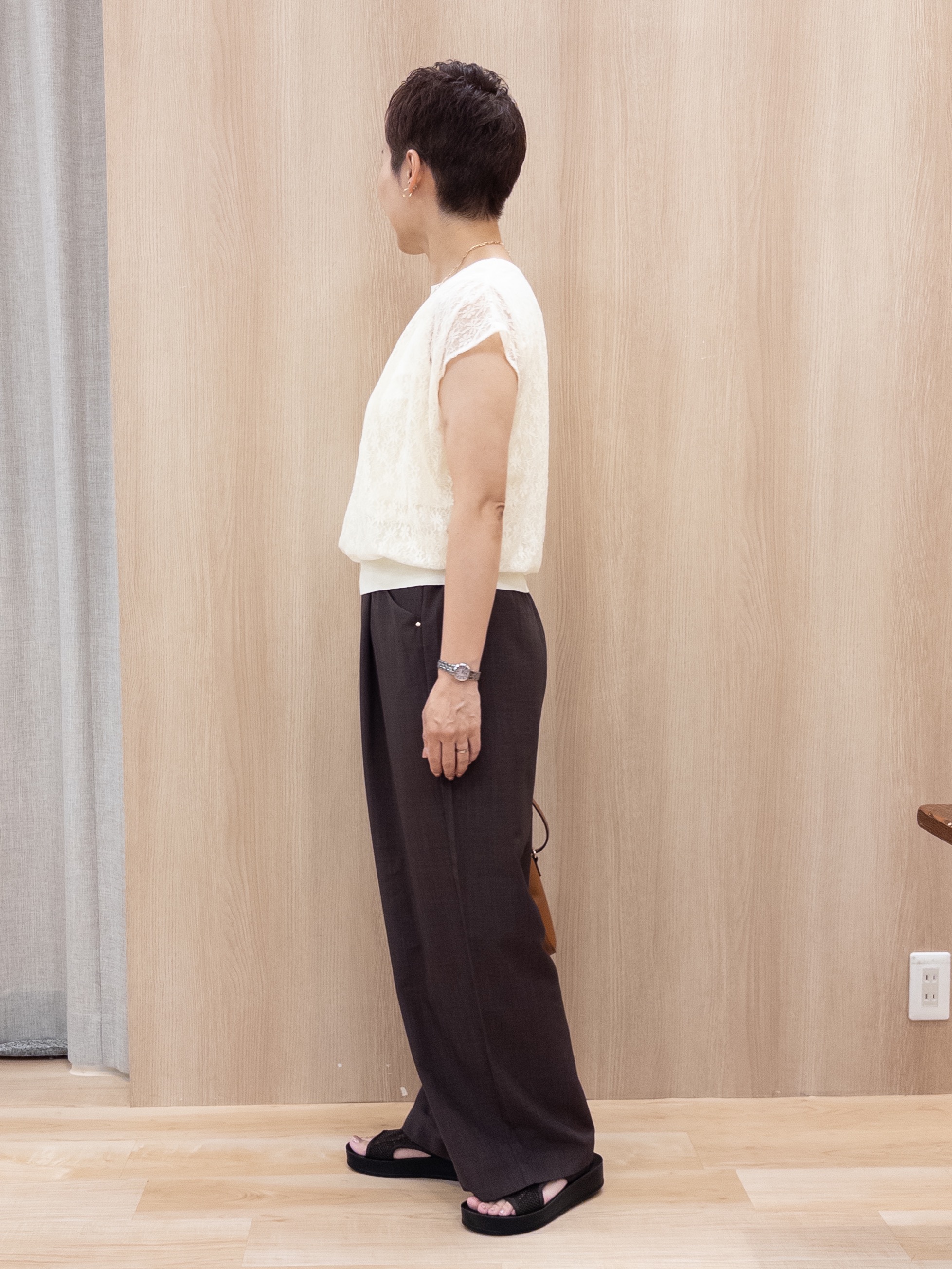 シュウコさんの「grove｜【肩回りカバー】一枚で叶う、レイヤードニット」を使ったコーディネート