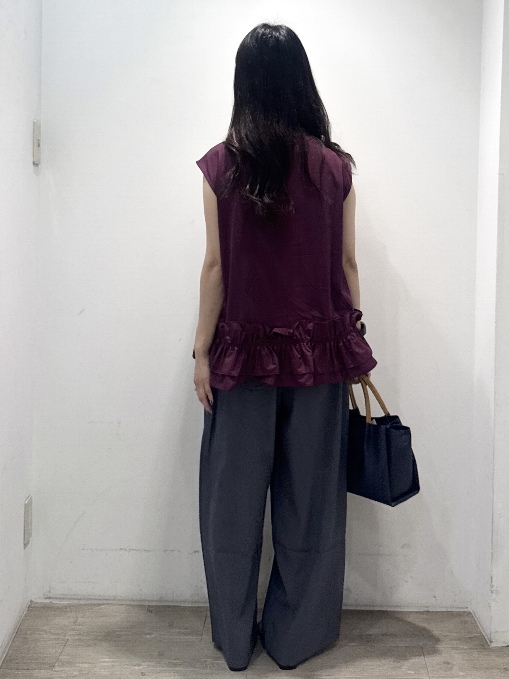 yuicciさんの「OPAQUE.CLIP｜裾フリルドッキングカットソー【洗濯機OK】」を使ったコーディネート
