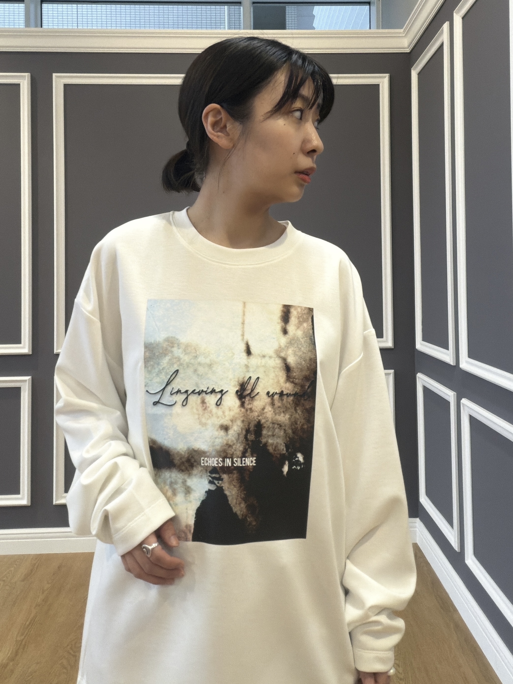 abeさんの「tk.TAKEO KIKUCHI｜アートグラフィック ブラシ刺繍長袖Tシャツ」を使ったコーディネート