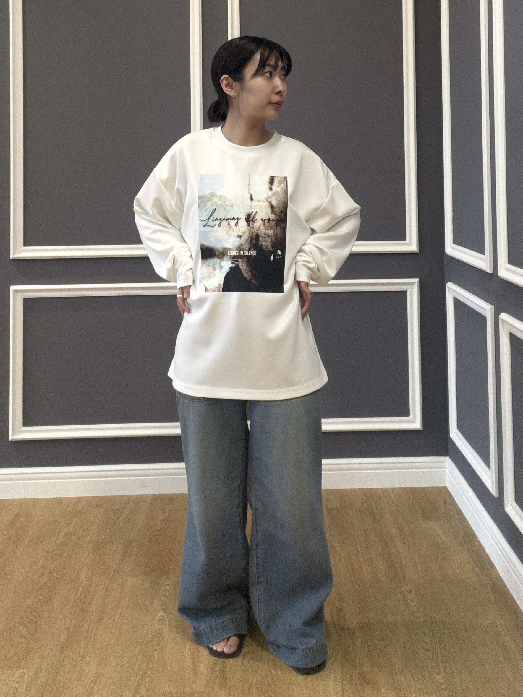 abeさんの「tk.TAKEO KIKUCHI｜アートグラフィック ブラシ刺繍長袖Tシャツ」を使ったコーディネート