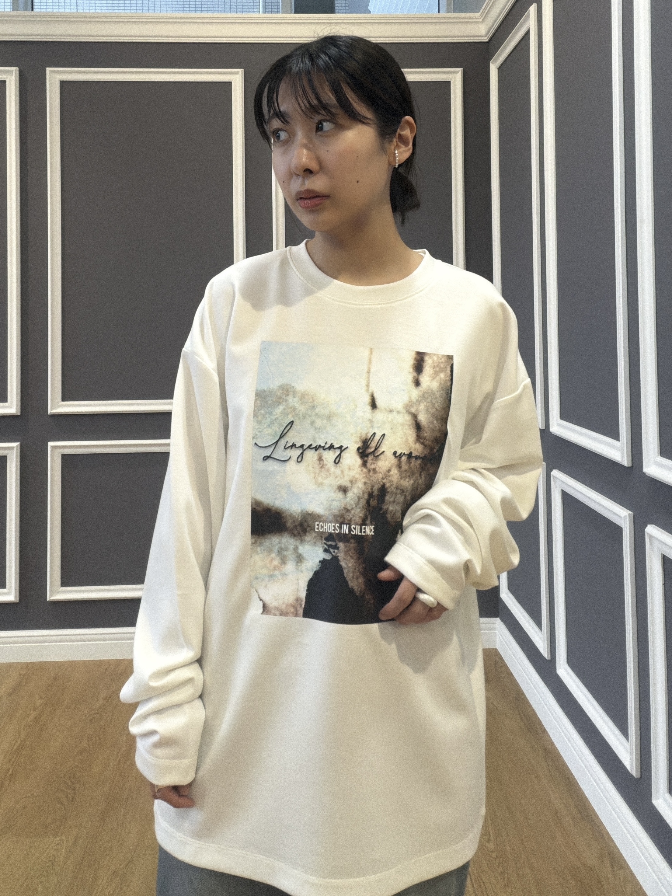abeさんの「tk.TAKEO KIKUCHI｜アートグラフィック ブラシ刺繍長袖Tシャツ」を使ったコーディネート