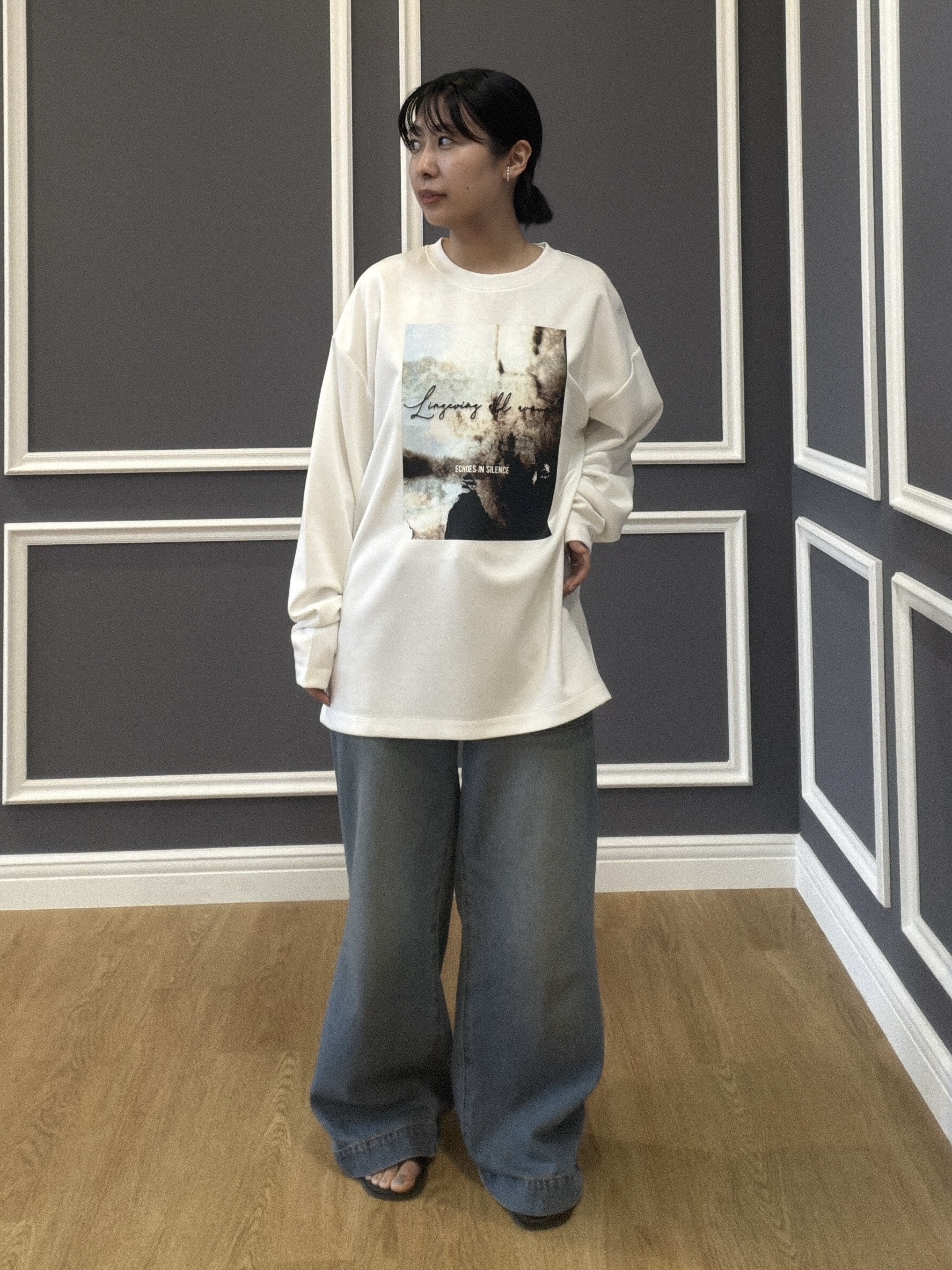 abeさんの「tk.TAKEO KIKUCHI｜アートグラフィック ブラシ刺繍長袖Tシャツ」を使ったコーディネート