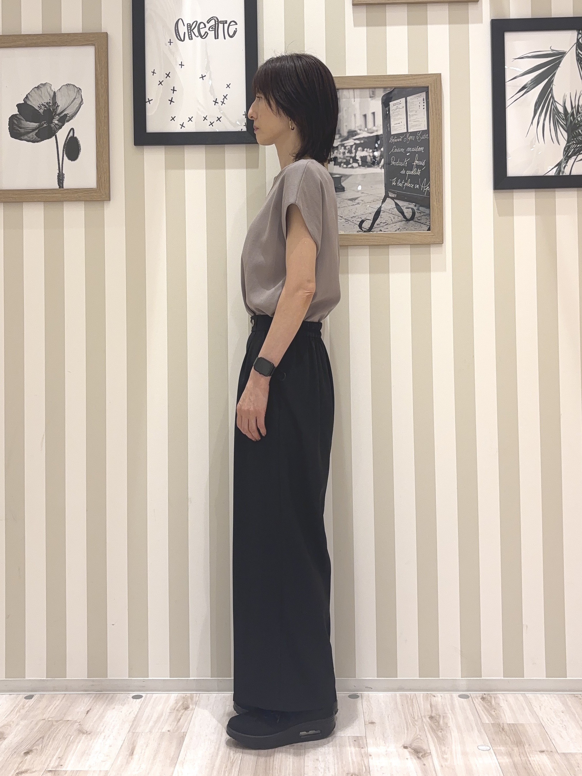 たまごがにさんの「SHOO･LA･RUE｜【洗濯機可/S-LL】インせず着られる 大人シンプルニット」を使ったコーディネート