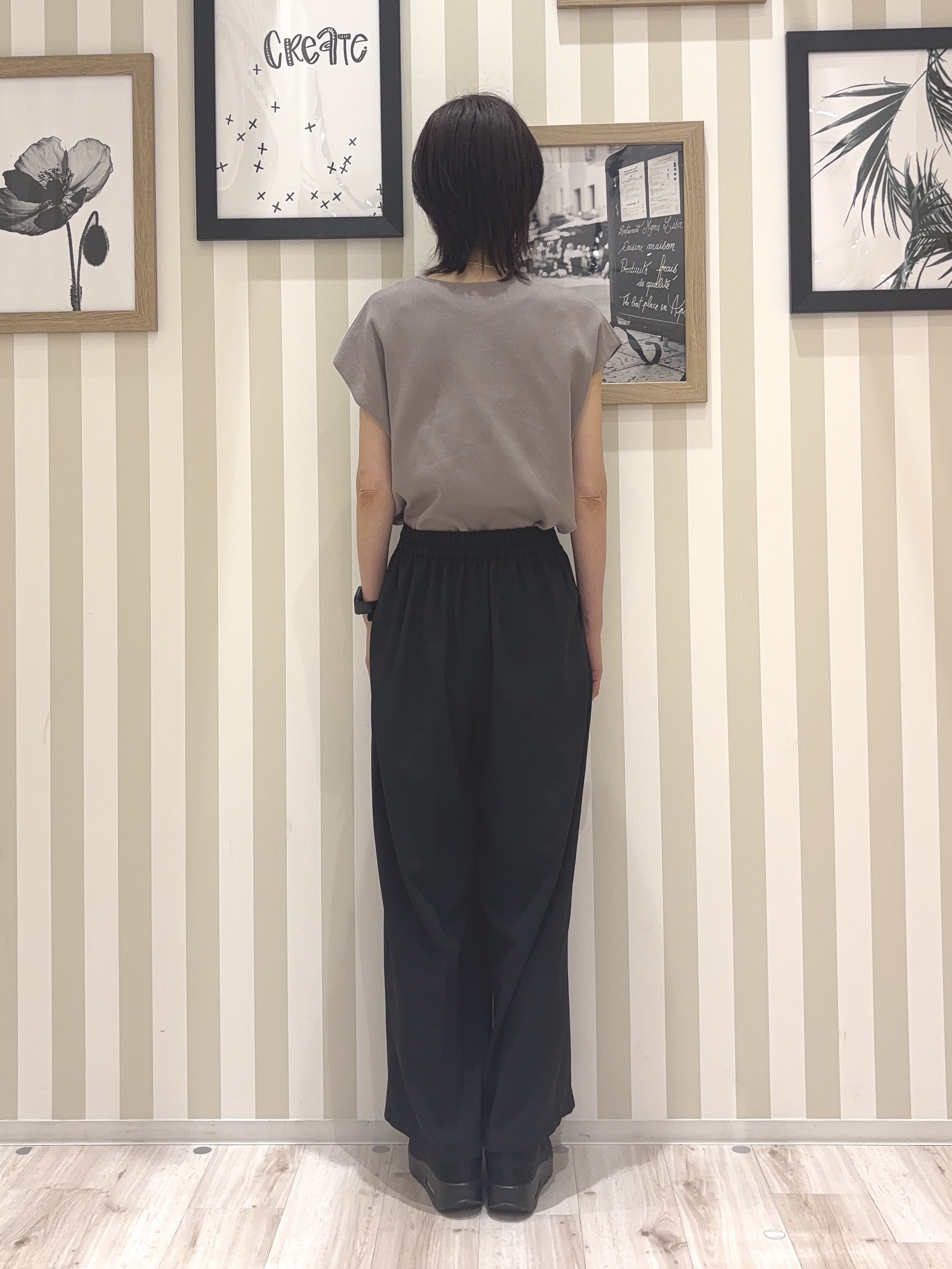 たまごがにさんの「SHOO･LA･RUE｜【洗濯機可/S-LL】インせず着られる 大人シンプルニット」を使ったコーディネート