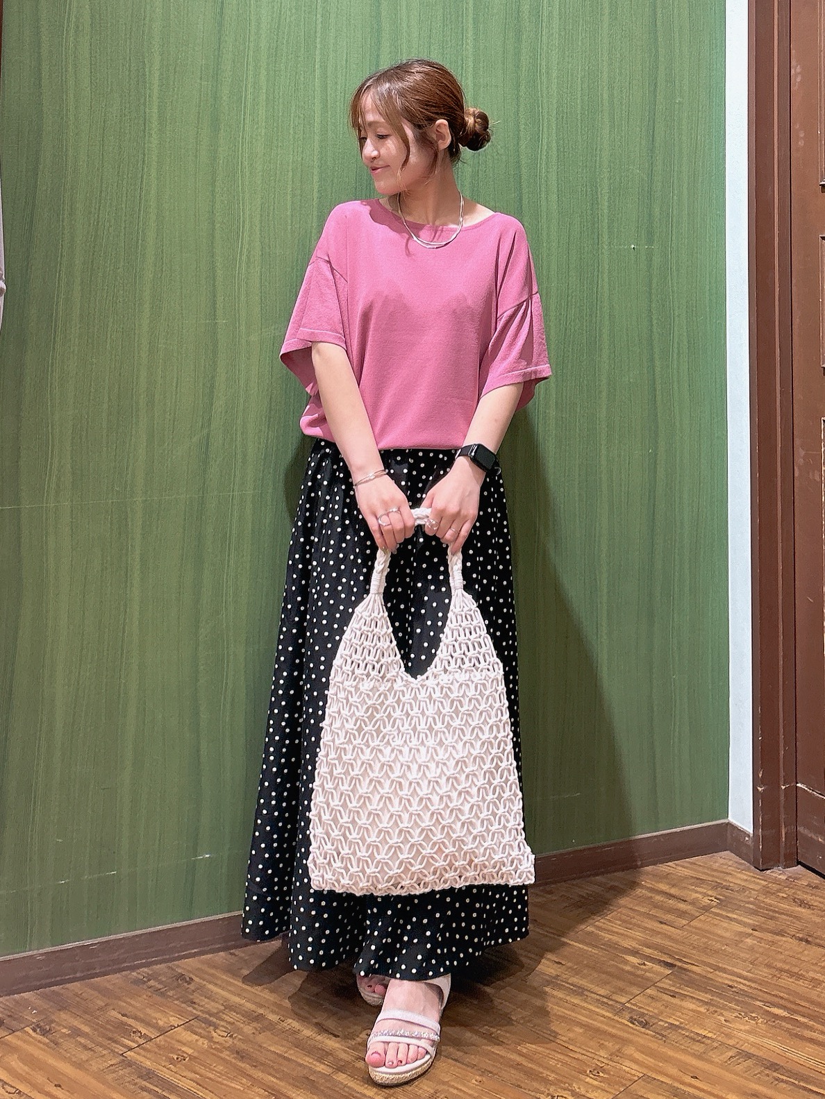 かおりさんの「SHOO･LA･RUE｜【S-LL/洗濯機可】インせず着られる ひらり袖ニット」を使ったコーディネート