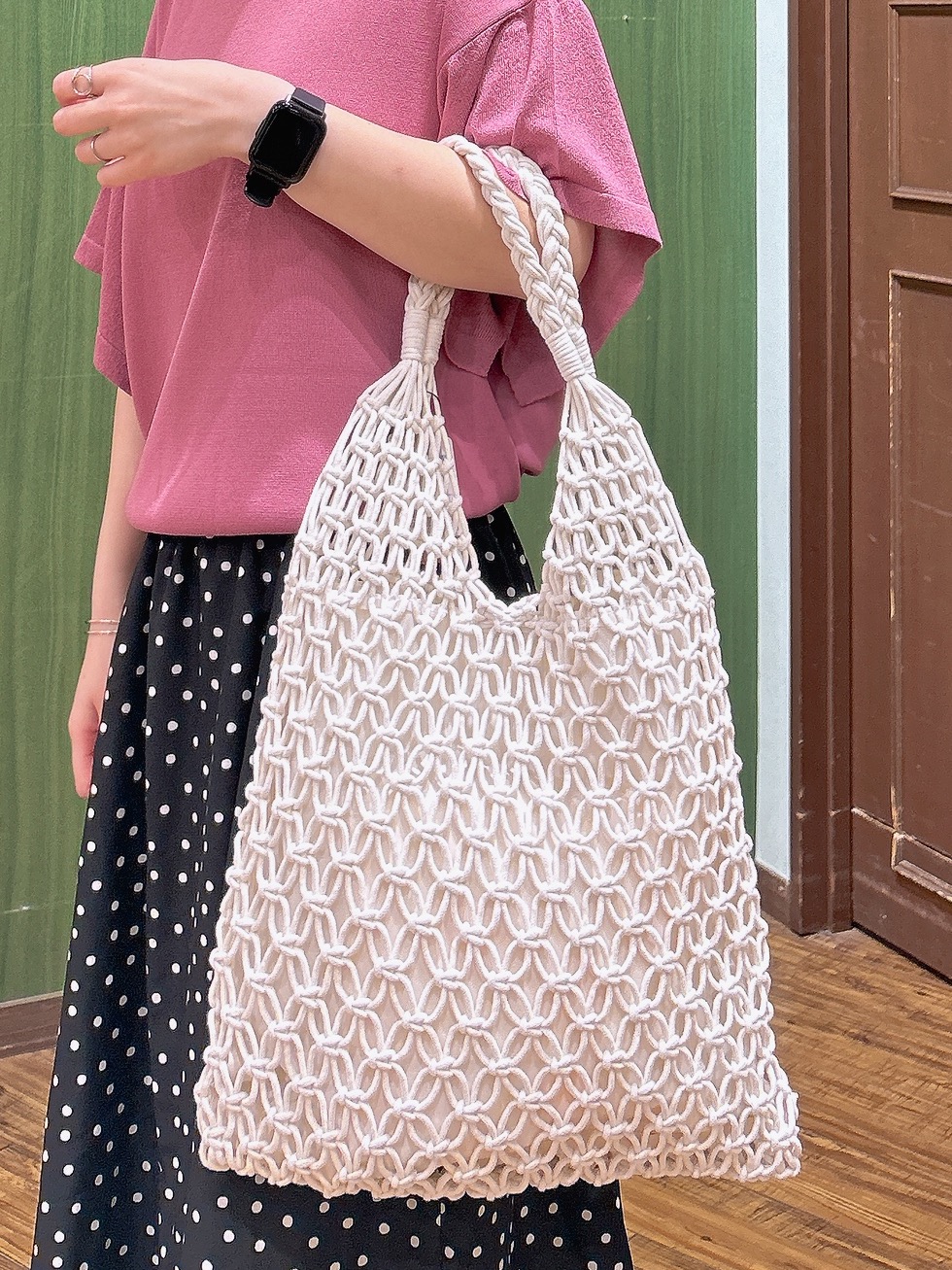 かおりさんの「SHOO･LA･RUE｜【S-LL/洗濯機可】インせず着られる ひらり袖ニット」を使ったコーディネート