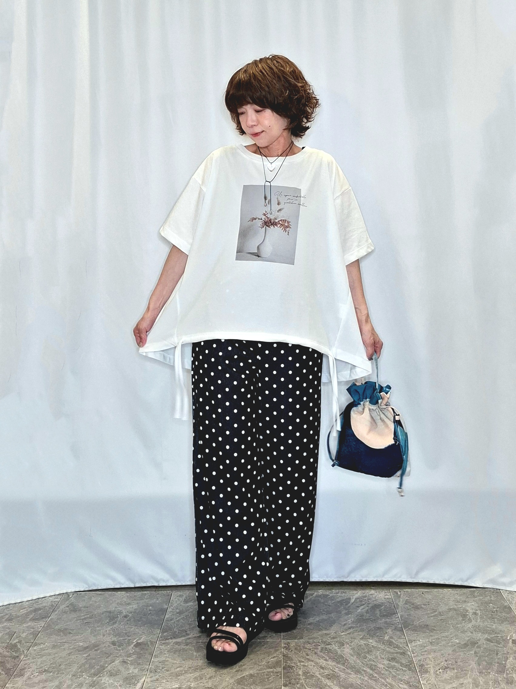 ぬーさんの「SHOO･LA･RUE｜【洗濯機可/体型カバー】プリントデザインが目を惹く 裾シャーリングTシャツ」を使ったコーディネート