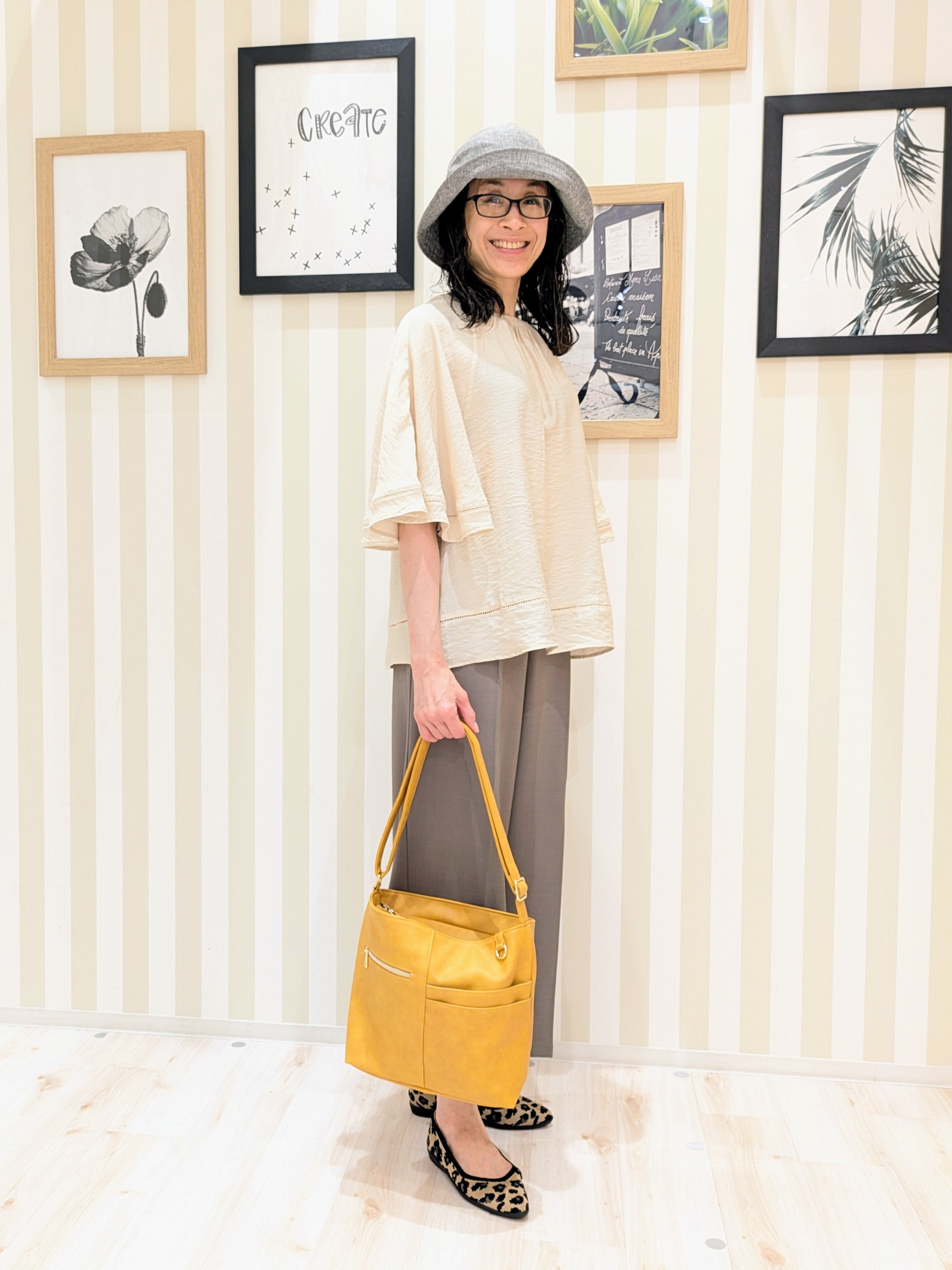 Mikiさんの「SHOO･LA･RUE｜【S-LL/洗濯機可/体型カバー】はしごレースがポイント スラブポンチョ風ブラウス」を使ったコーディネート