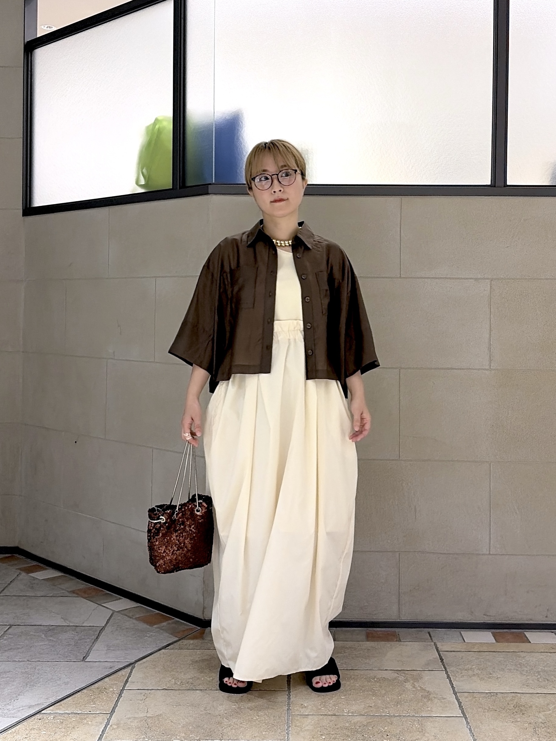 よねさんの「INDIVI｜ボックスシルエットシアーシャツ【接触冷感】」を使ったコーディネート