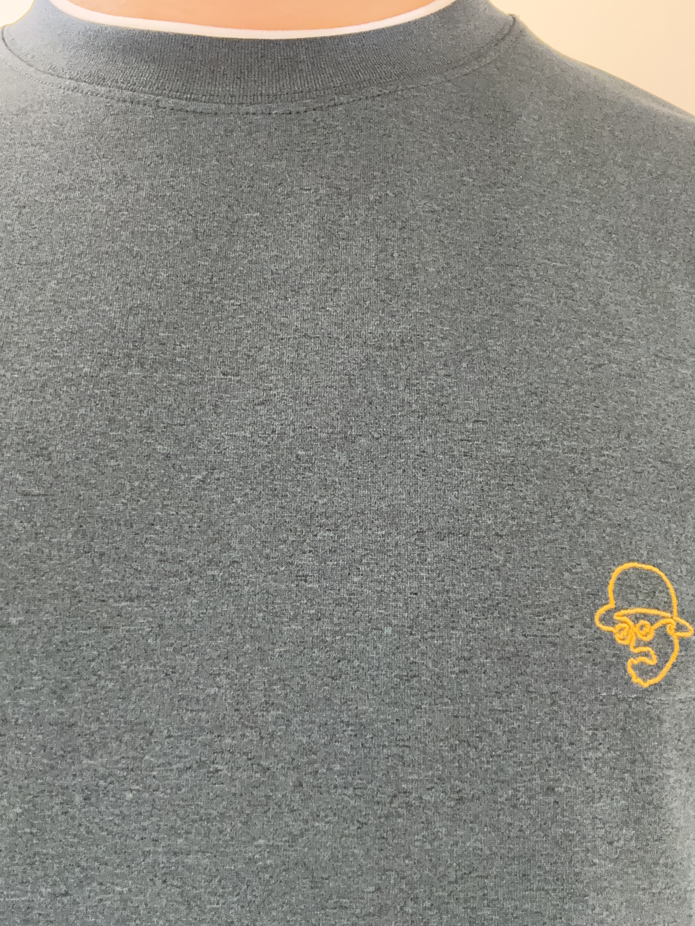 及川さんの「TAKEO KIKUCHI｜【汗染み軽減/接触冷感】フェイクレイヤード ワンポイント刺繍Ｔシャツ」を使ったコーディネート