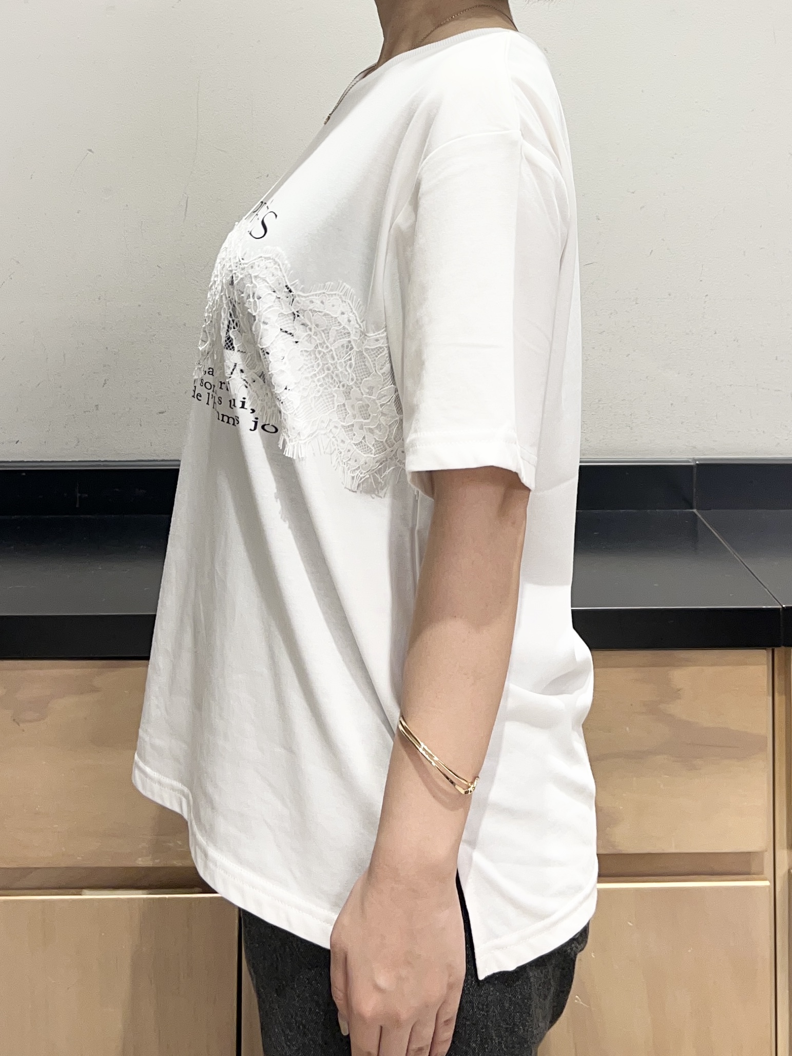 かのさんの「THE SHOP TK｜【吸水速乾/UV/防しわ】軽く羽織りたい半袖ジャケット」を使ったコーディネート