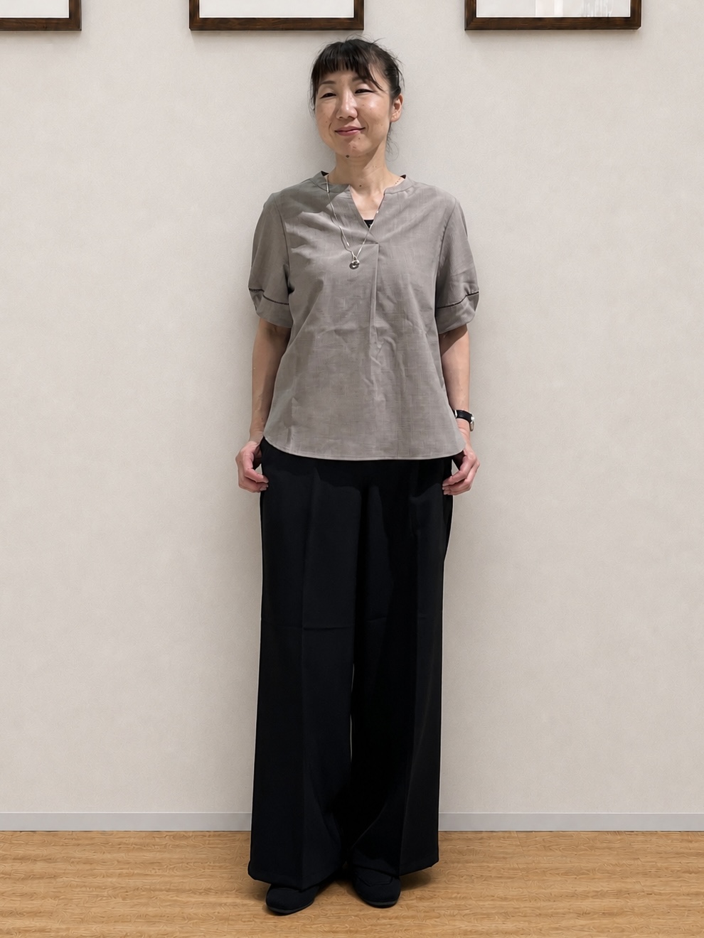 まつみさんの「SHOO･LA･RUE｜【洗濯後しわになりにくい/インせずきまる】シンプルだけど女性らしい 麻調スキッパーブラウス」を使ったコーディネート